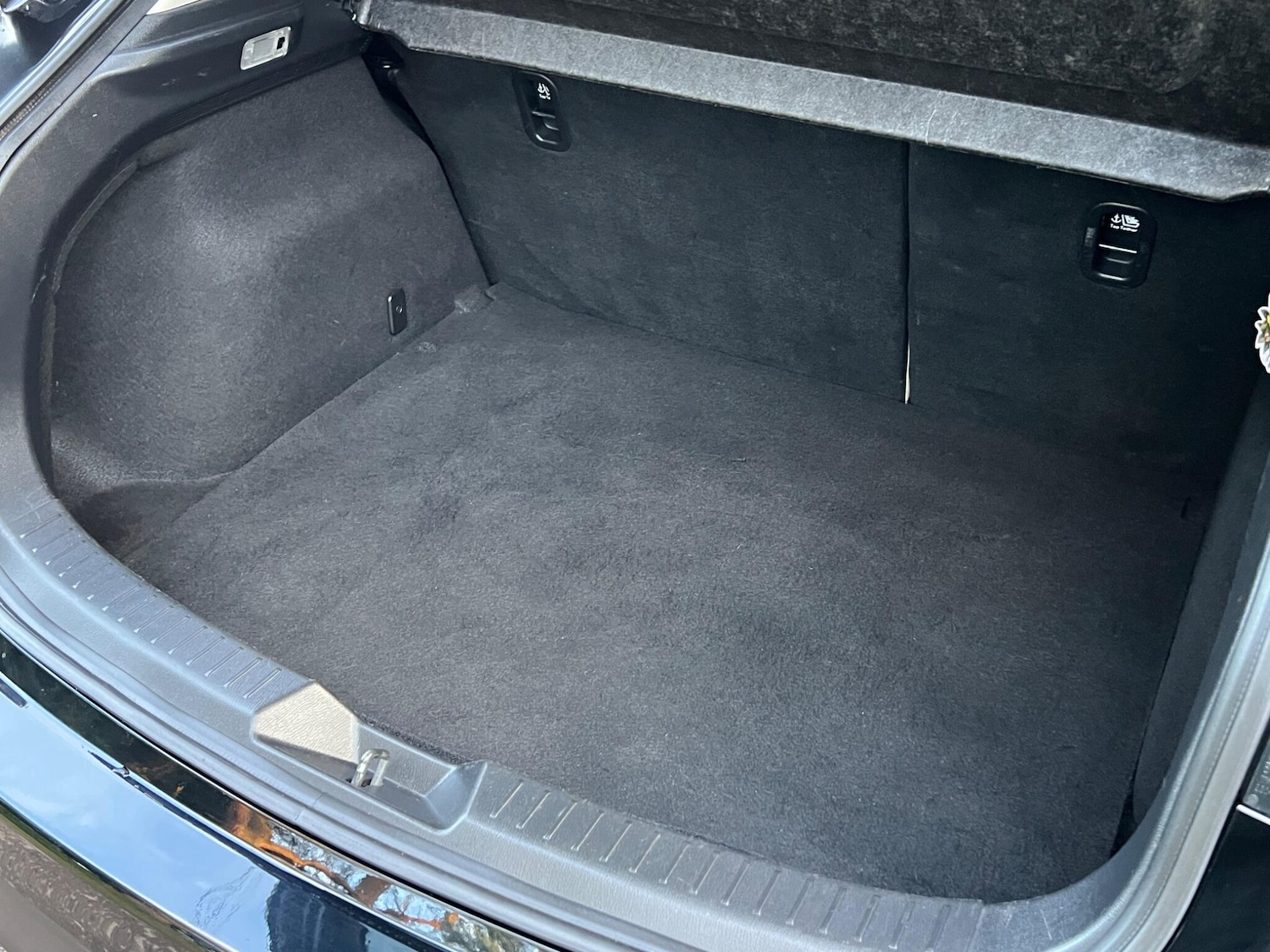 Used Mazda Mazda3 2014 for sale - 77883142: Photo 59