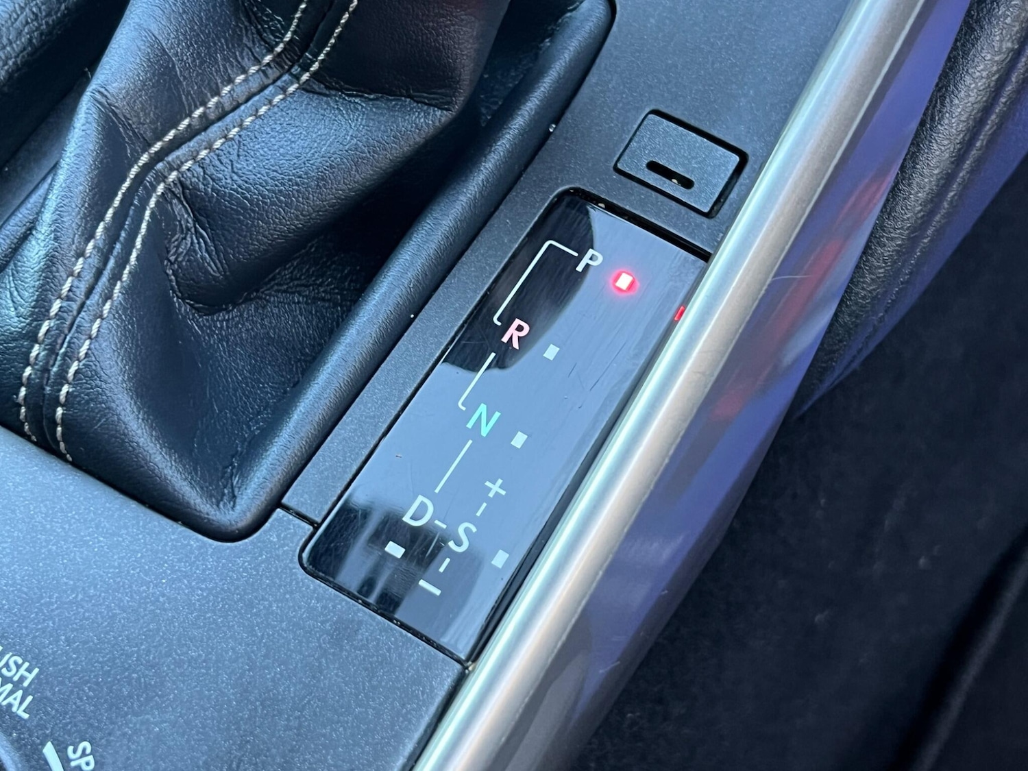 Used Lexus IS 2016 for sale - 77978012: Photo 32