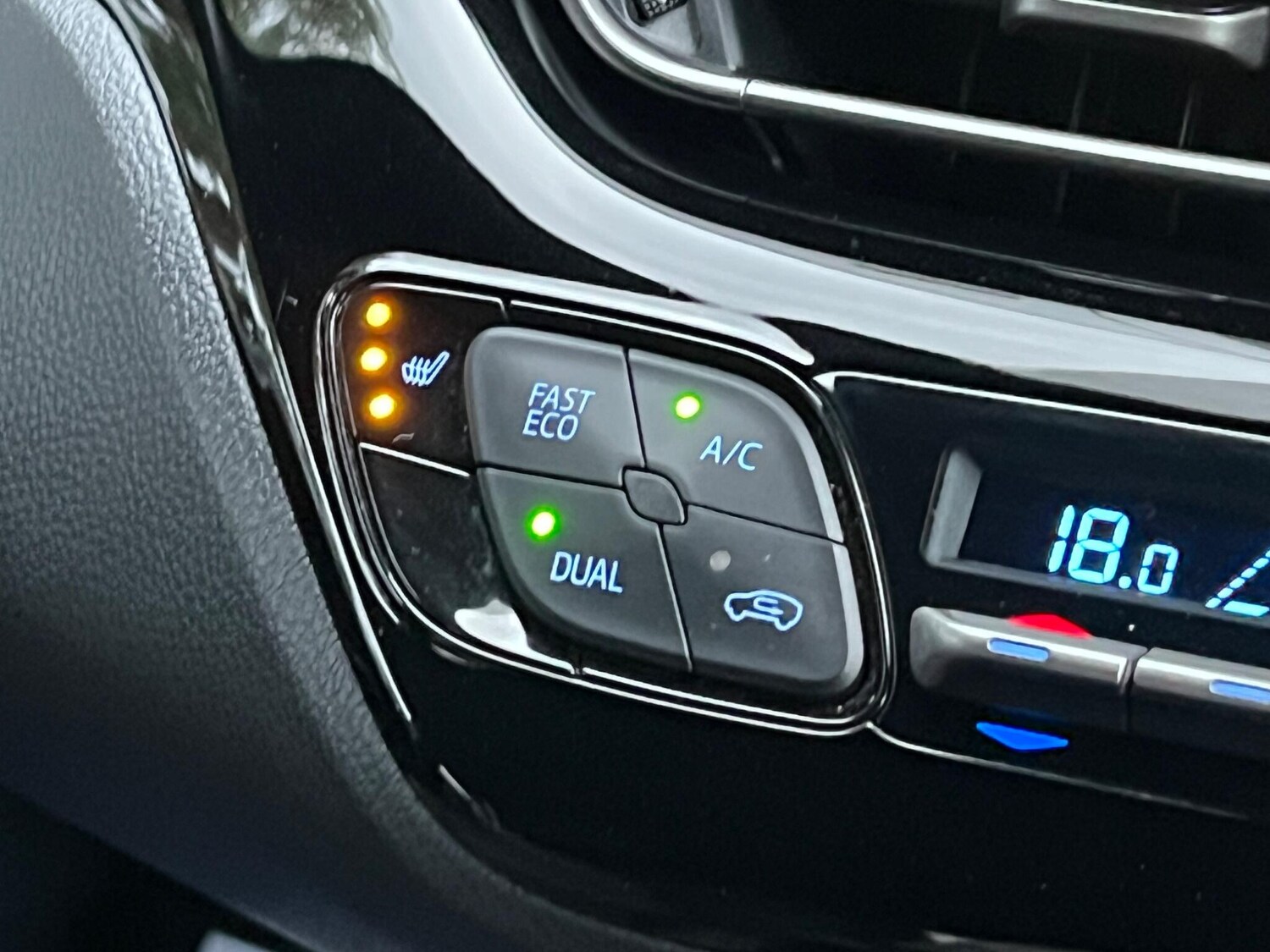 Used Toyota C-HR 2017 for sale - 77427696: Photo 29