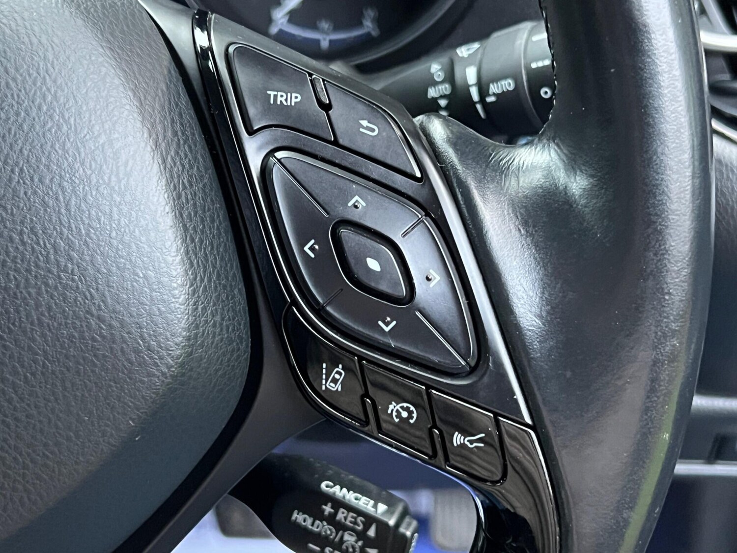 Used Toyota C-HR 2017 for sale - 77427696: Photo 38