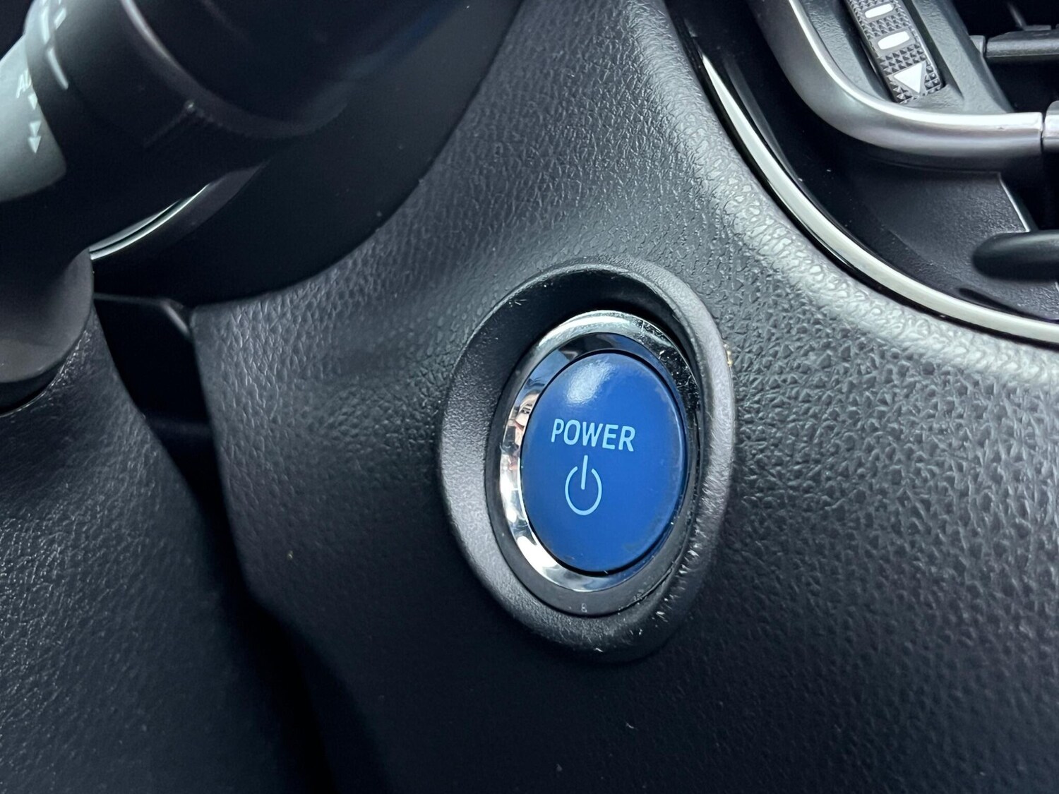 Used Toyota C-HR 2017 for sale - 77427696: Photo 40