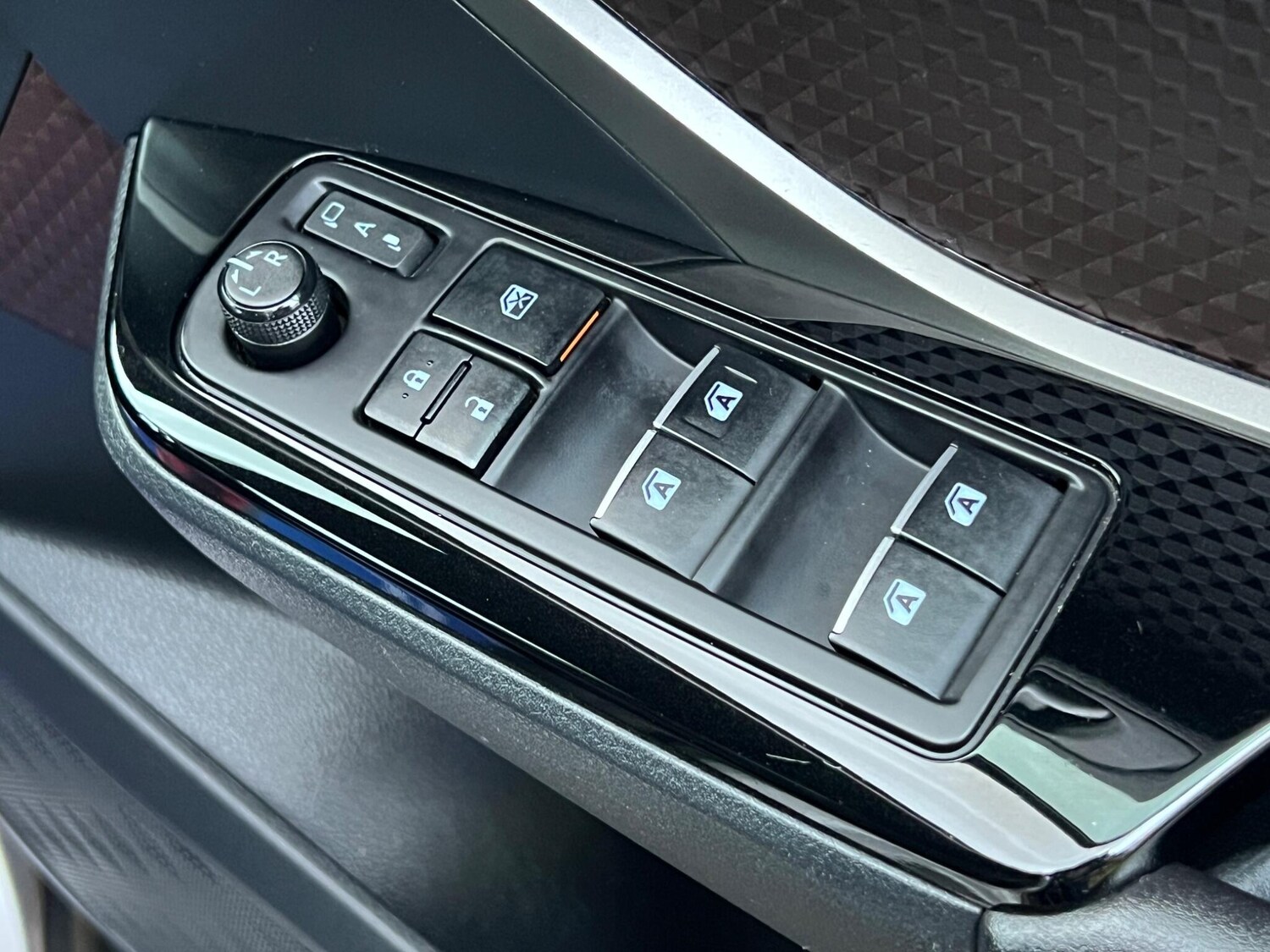 Used Toyota C-HR 2017 for sale - 77427696: Photo 42