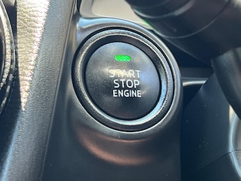 Used Mazda Mazda2 2015 for sale - 79520315: Photo