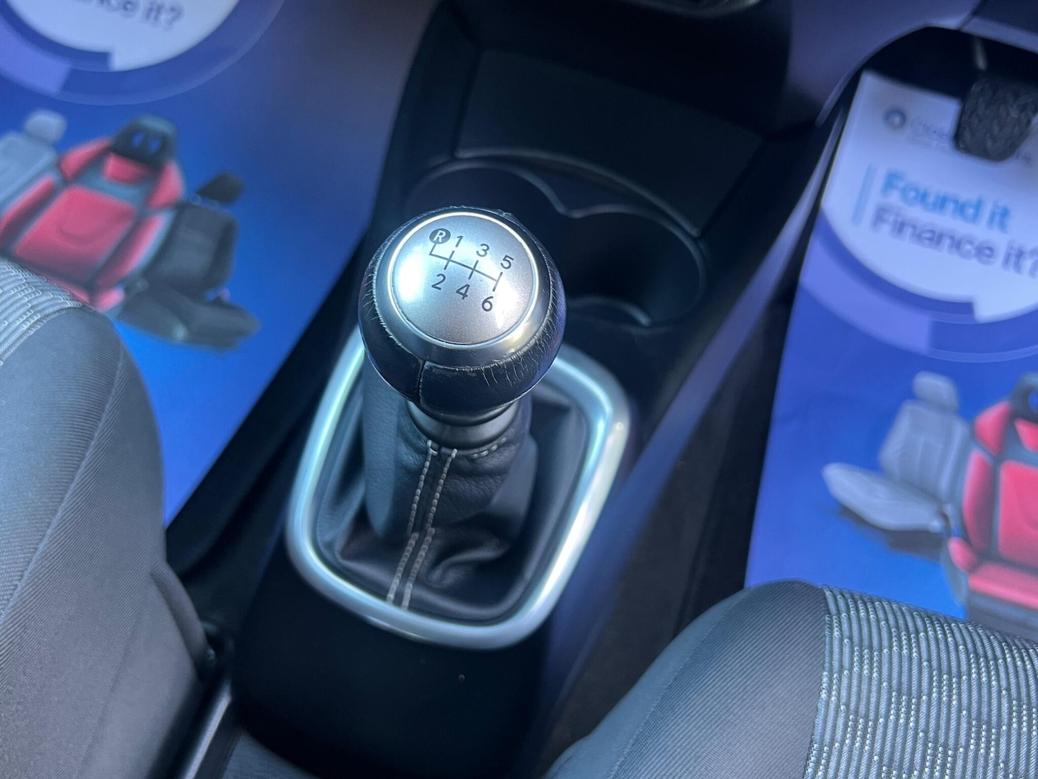 Used Toyota Yaris 2015 for sale - 76953945: Photo 24