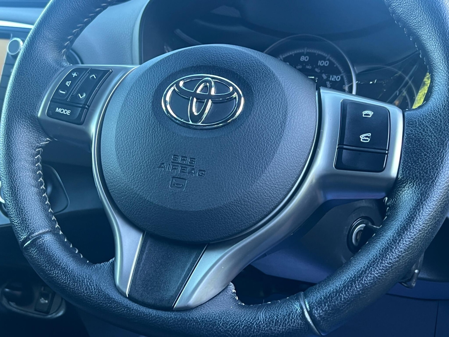 Used Toyota Yaris 2015 for sale - 76953945: Photo 30