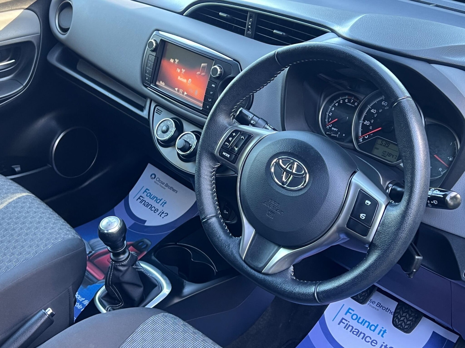 Used Toyota Yaris 2015 for sale - 76953945: Photo 32