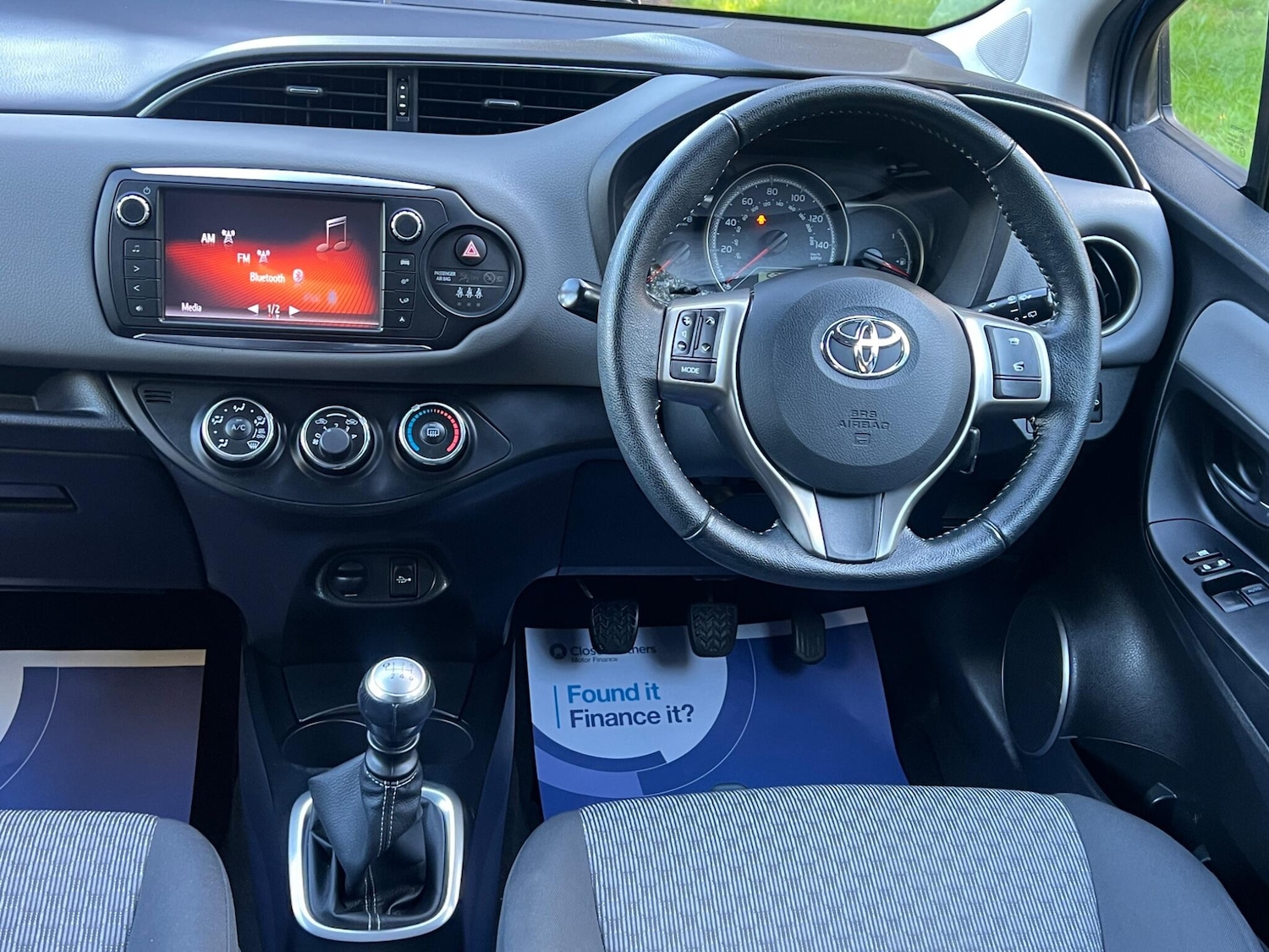 Used Toyota Yaris 2015 for sale - 76953945: Photo 34