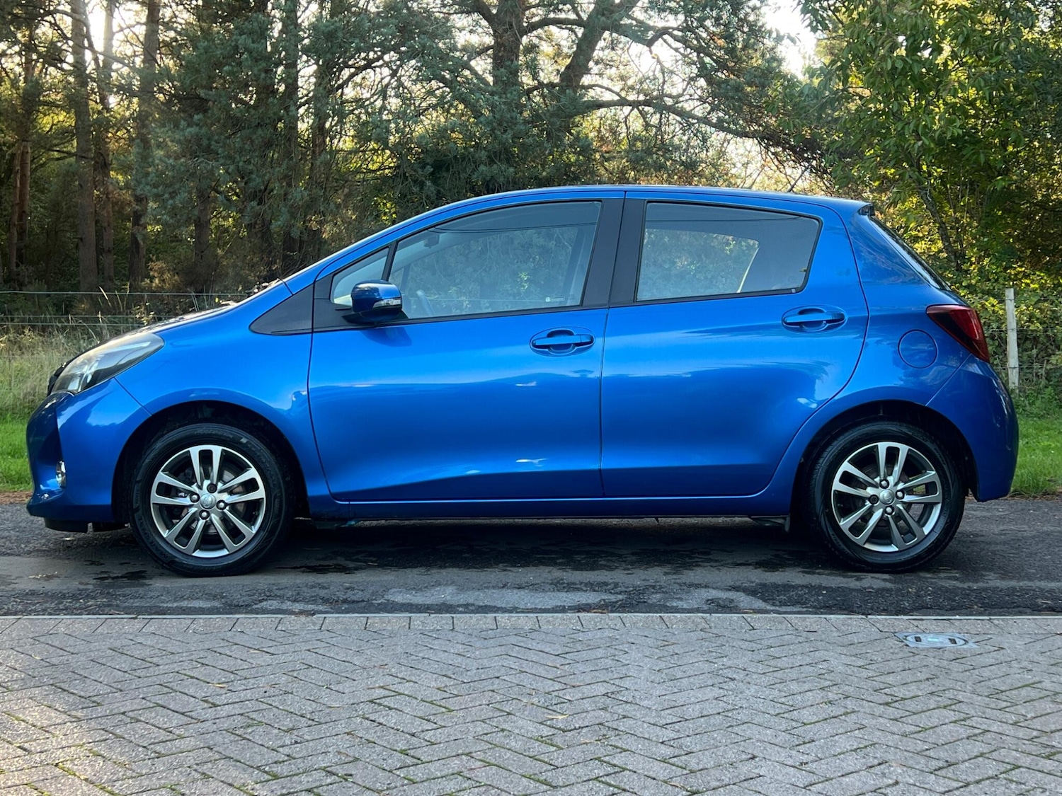 Used Toyota Yaris 2015 for sale - 76953945: Photo 45