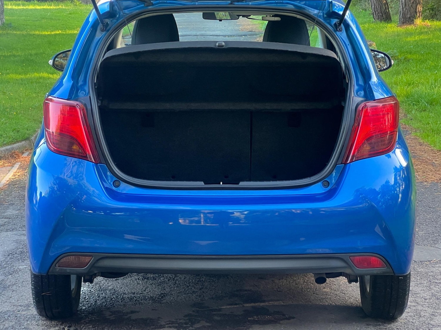 Used Toyota Yaris 2015 for sale - 76953945: Photo 51