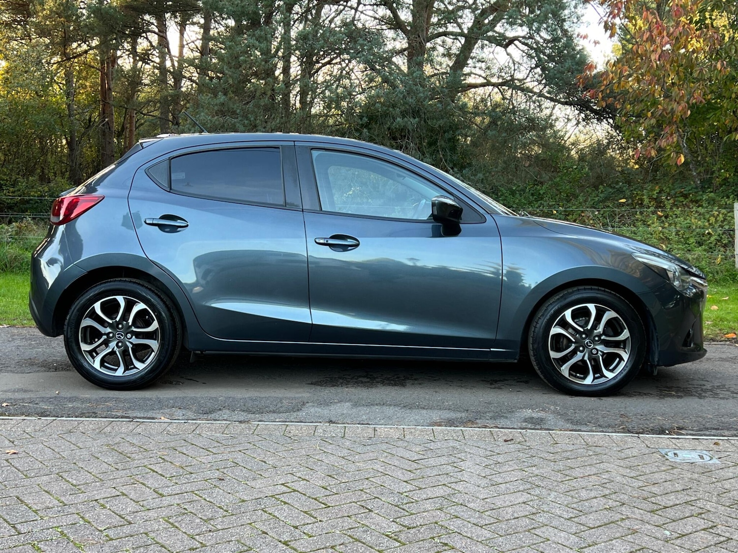 Used Mazda Mazda2 2016 for sale - 76953240: Photo 6
