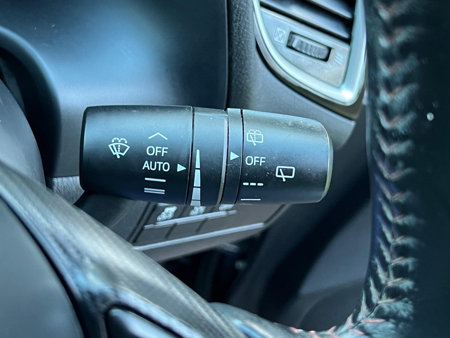 Used Mazda Mazda3 2014 for sale - 77440960: Photo 32