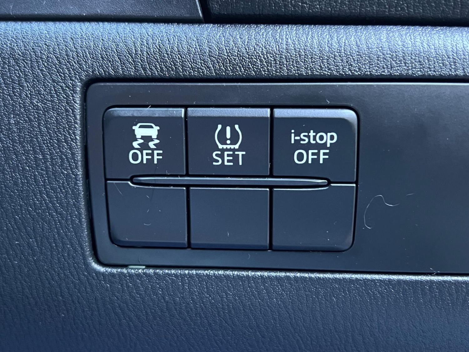 Used Mazda Mazda3 2014 for sale - 77440960: Photo 36