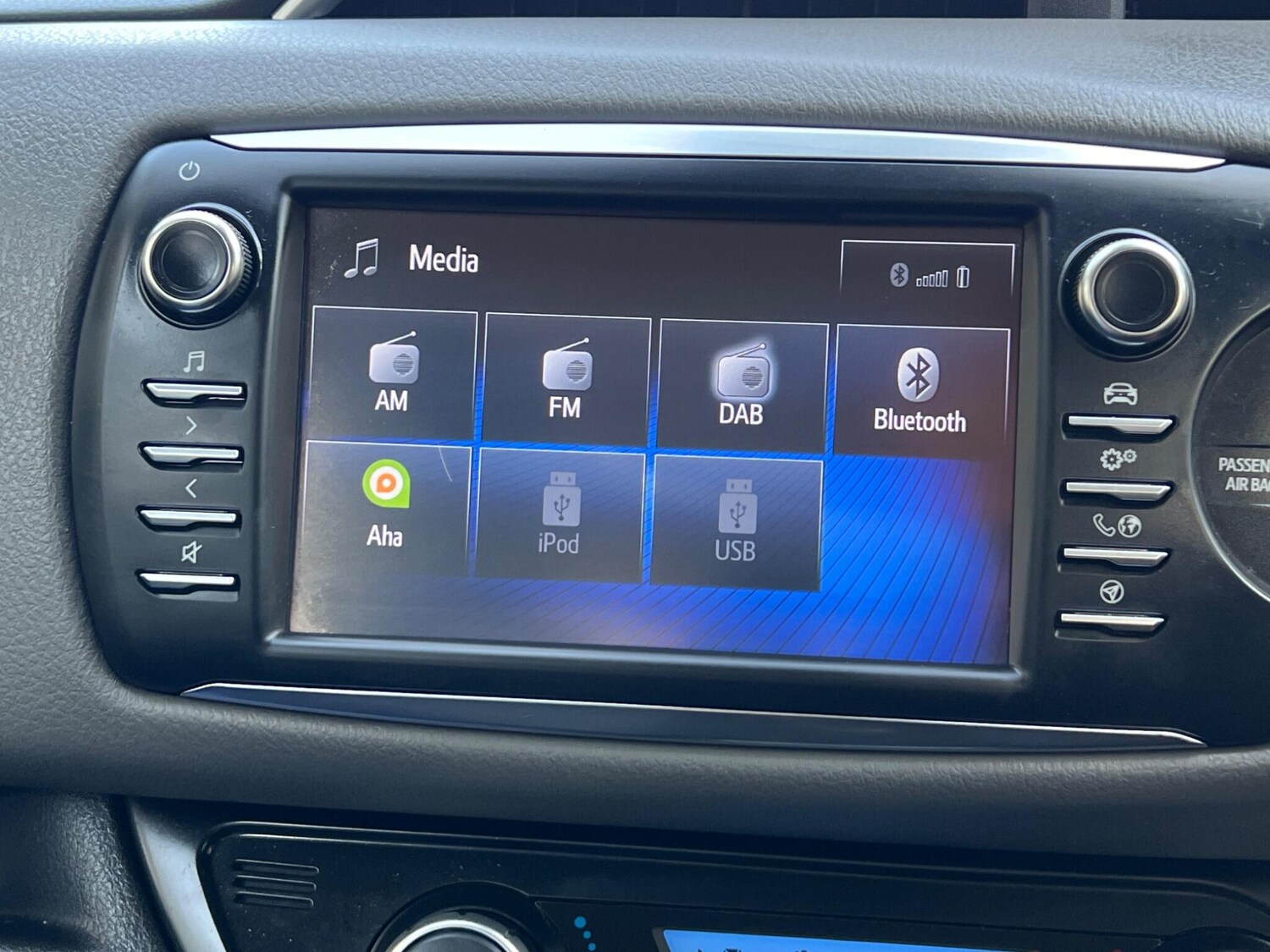 Used Toyota Yaris 2017 for sale - 78170192: Photo 26