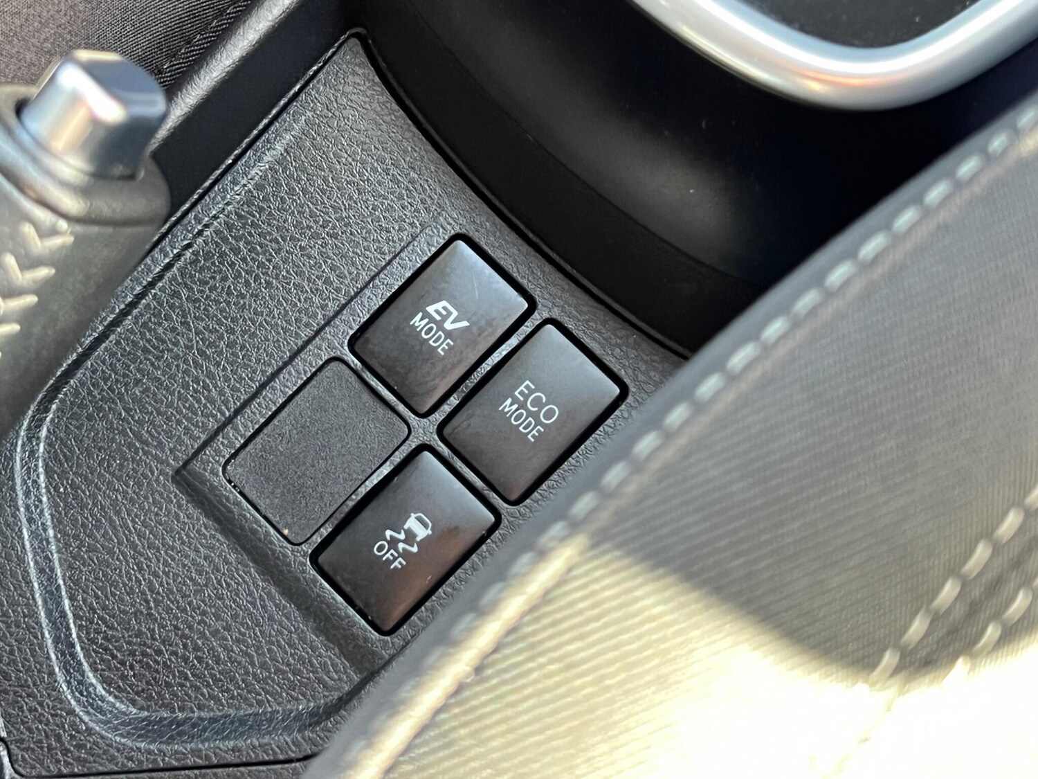 Used Toyota Yaris 2017 for sale - 78170192: Photo 27