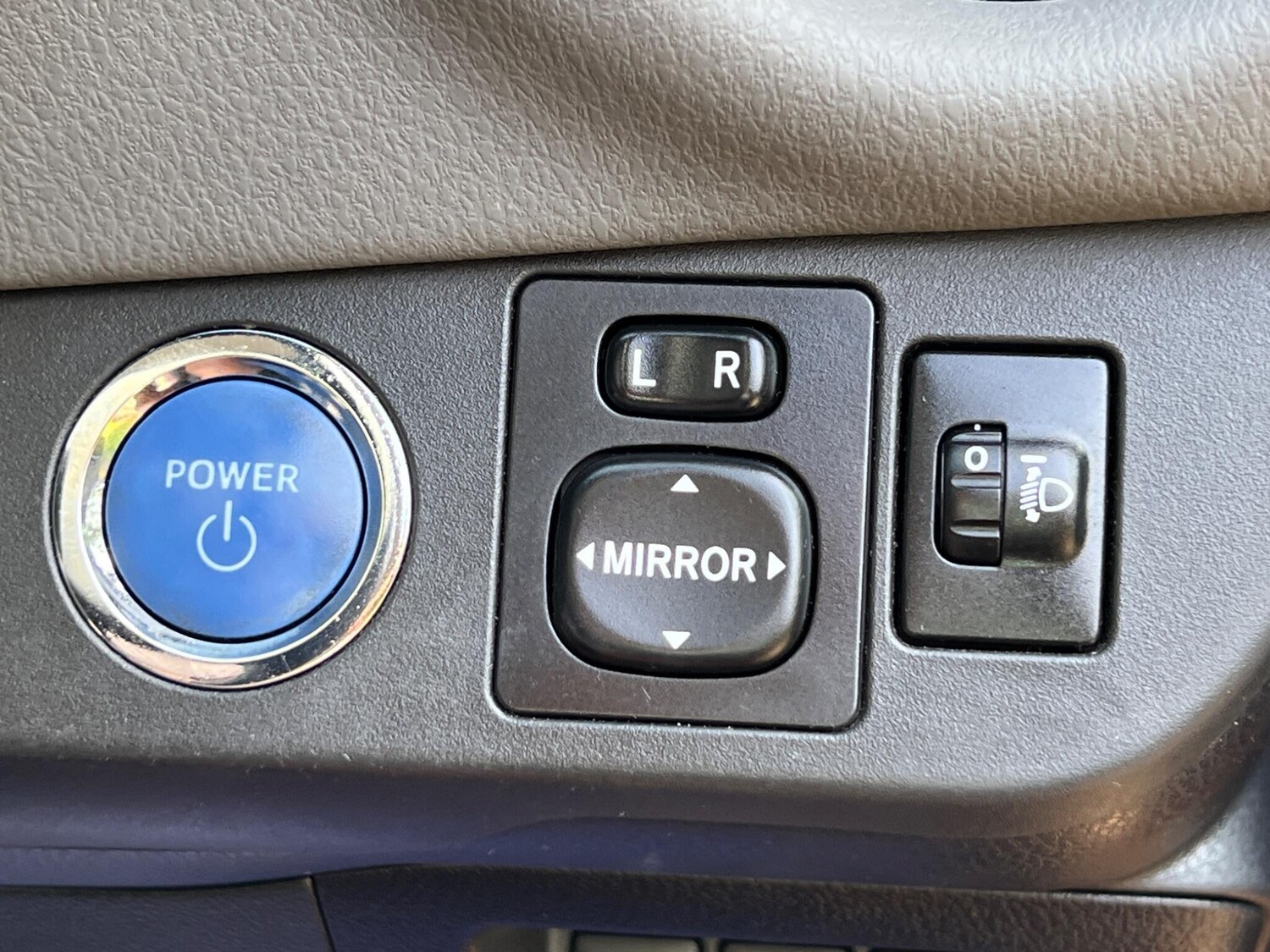 Used Toyota Yaris 2017 for sale - 78170192: Photo 34