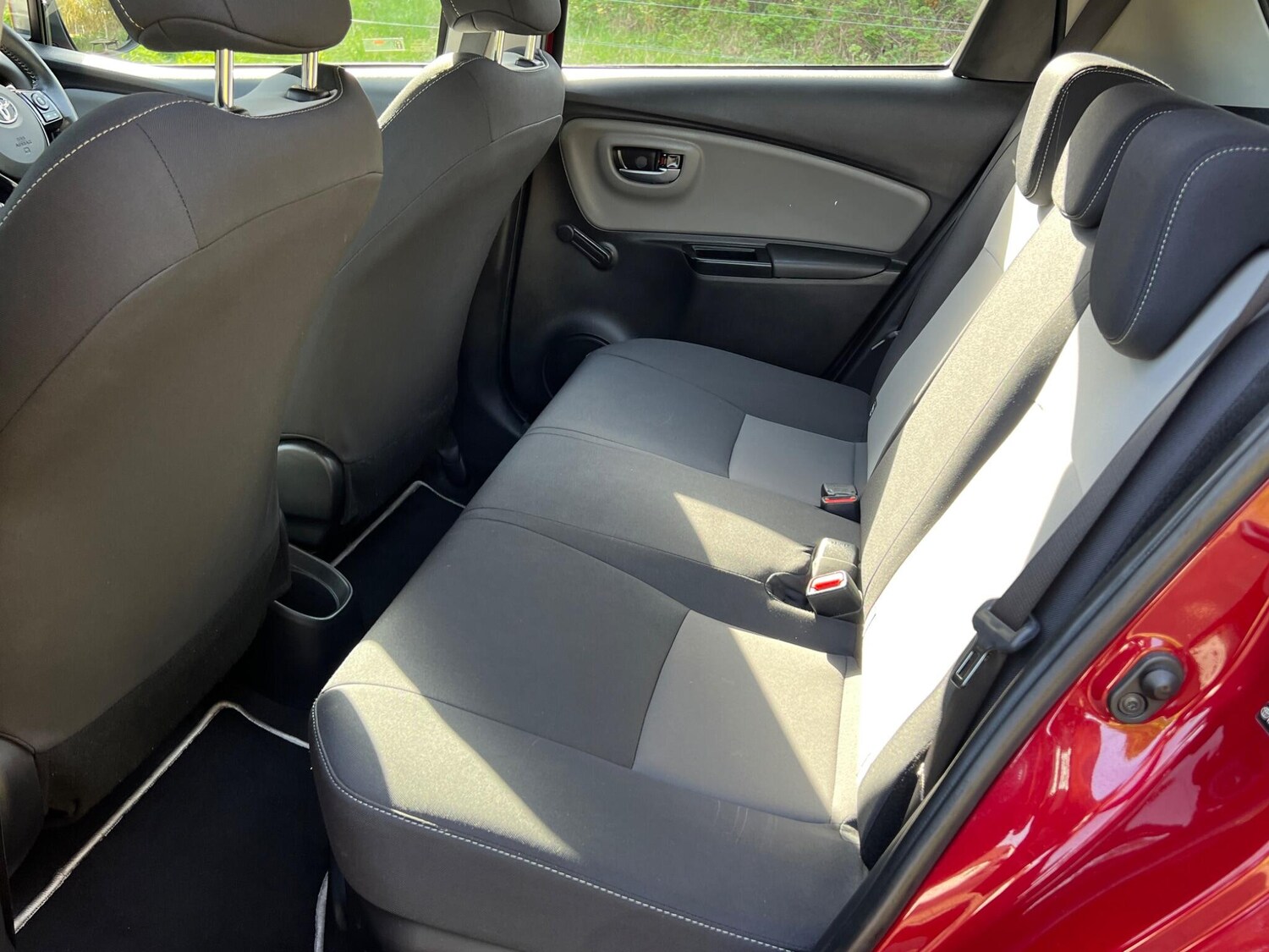 Used Toyota Yaris 2017 for sale - 78170192: Photo 45