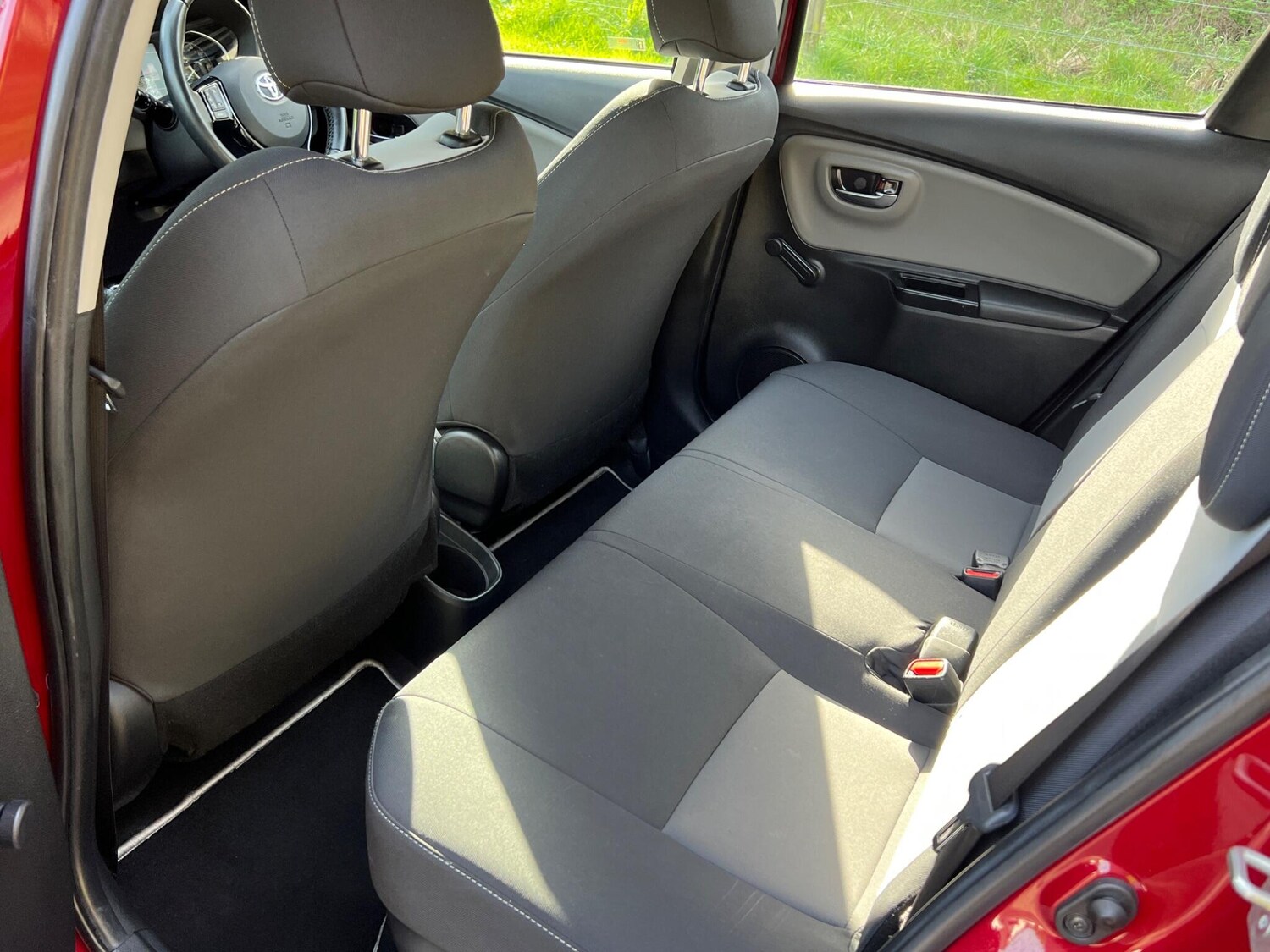 Used Toyota Yaris 2017 for sale - 78170192: Photo 46