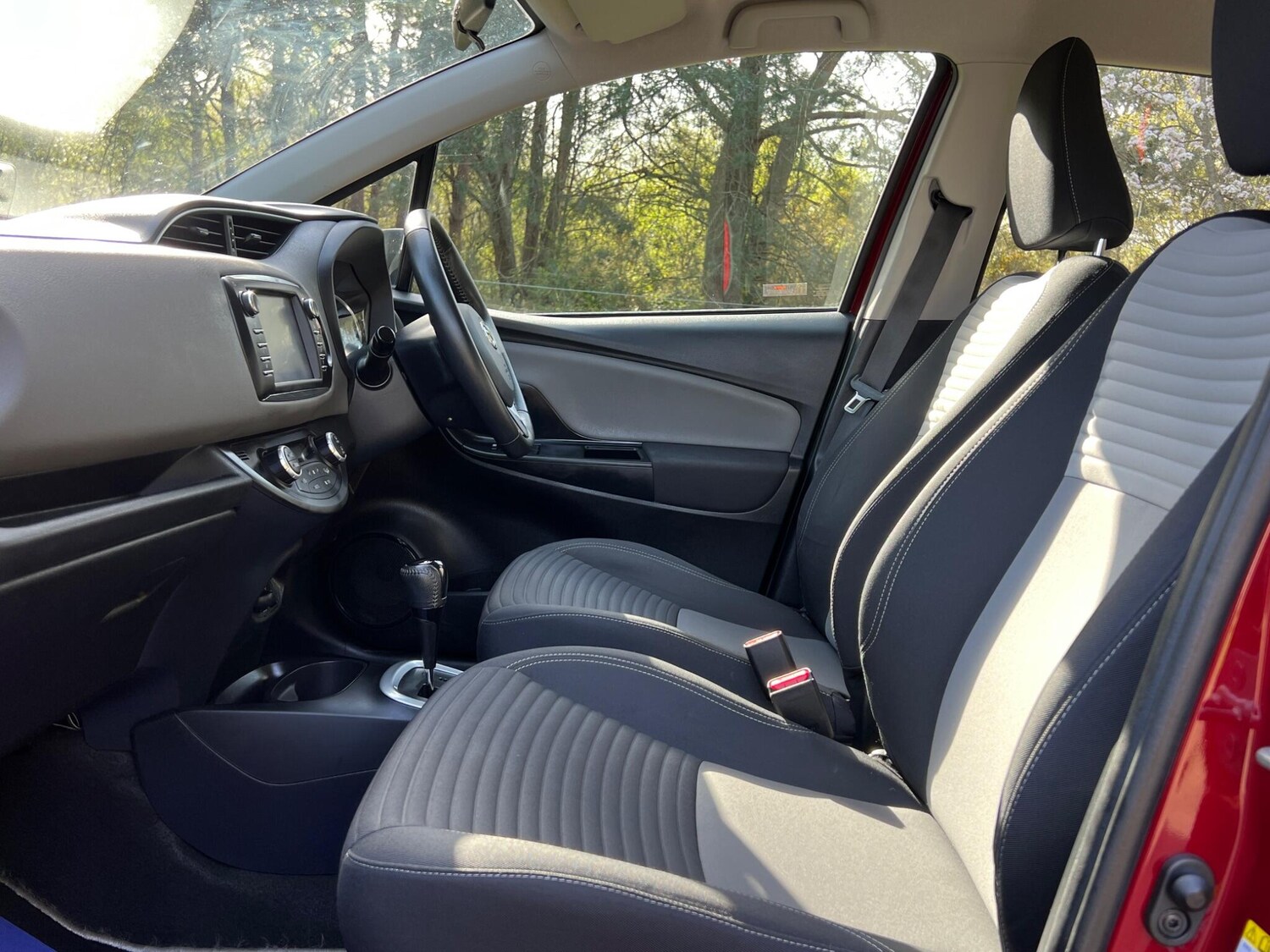 Used Toyota Yaris 2017 for sale - 78170192: Photo 49