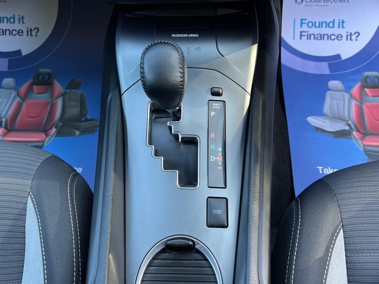 Used Toyota Avensis 2015 for sale - 76953296: Photo 28