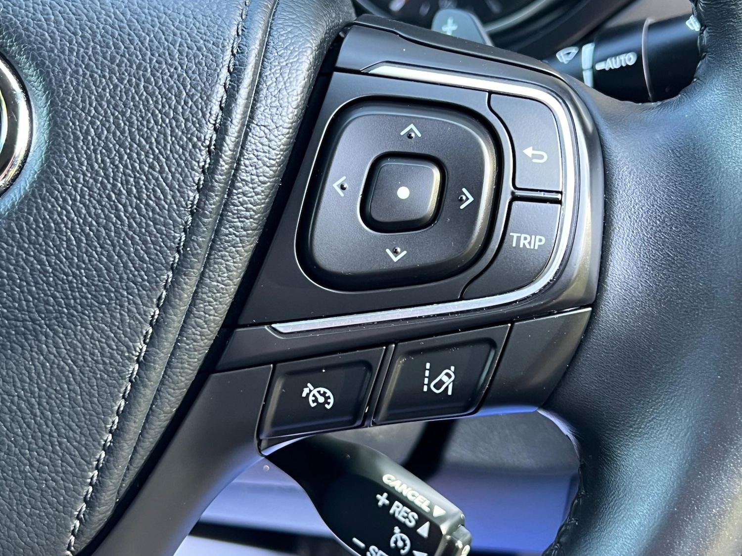 Used Toyota Avensis 2015 for sale - 76953296: Photo 33