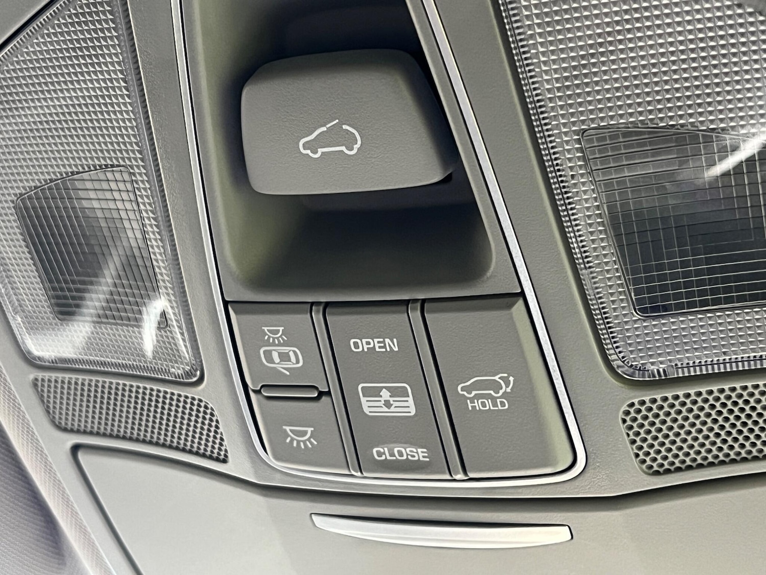 Used Hyundai Santa Fe 2016 for sale - 76953940: Photo 29