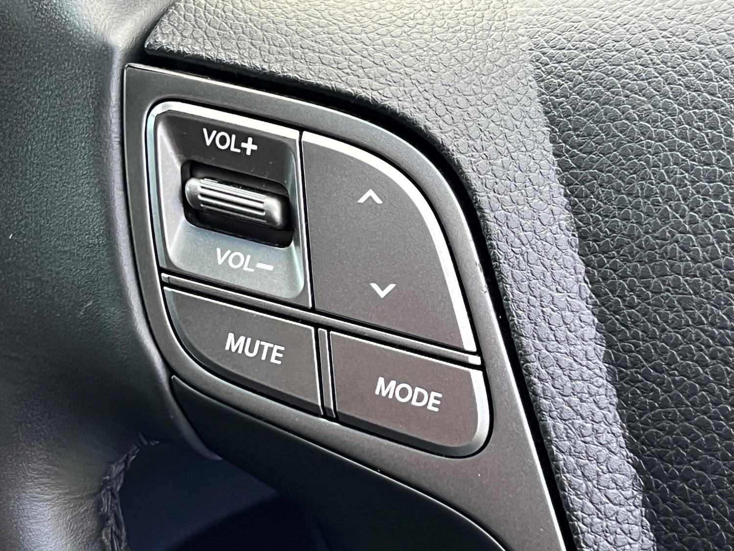 Used Hyundai Santa Fe 2016 for sale - 76953940: Photo 34