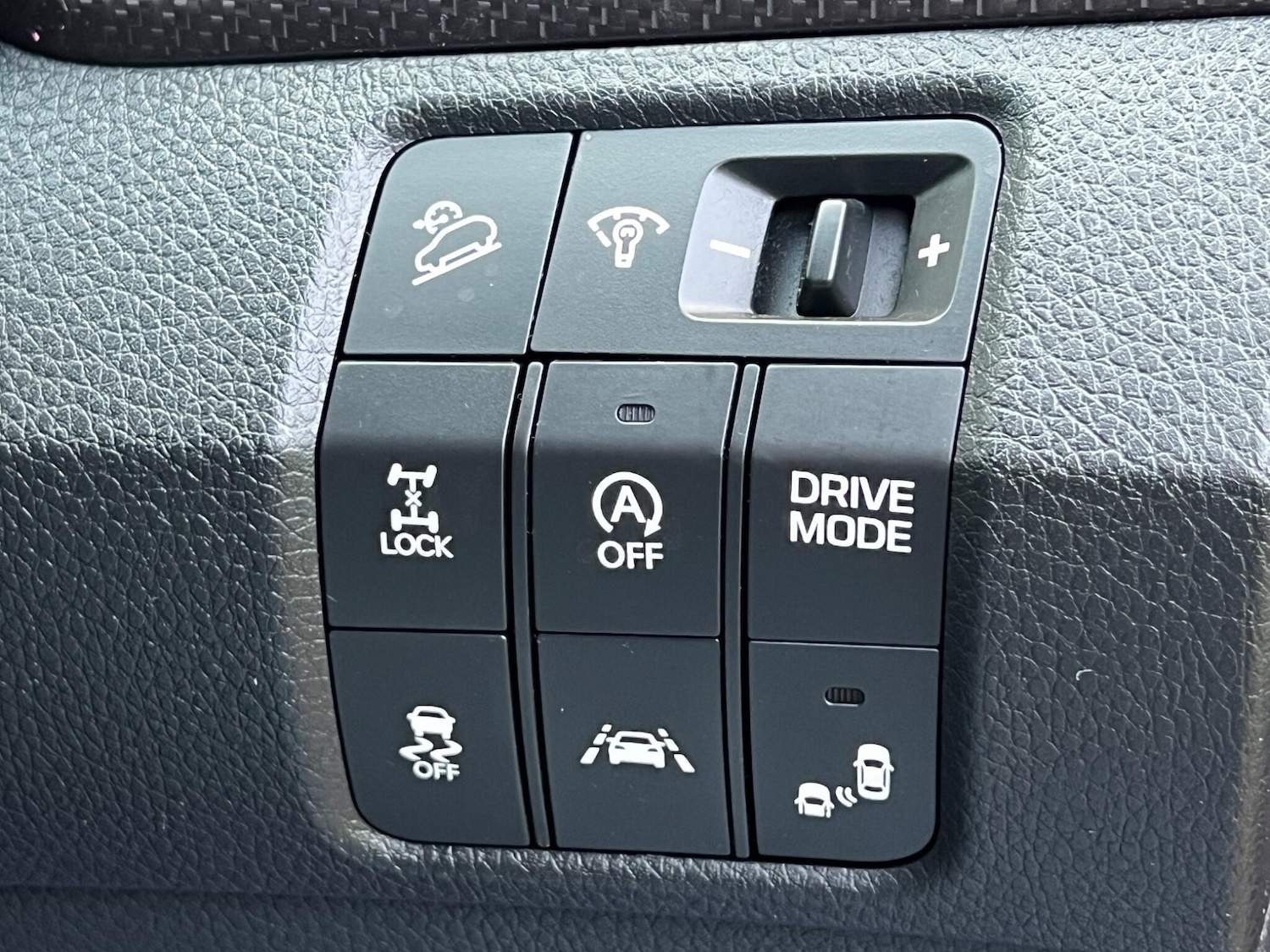 Used Hyundai Santa Fe 2016 for sale - 76953940: Photo 36