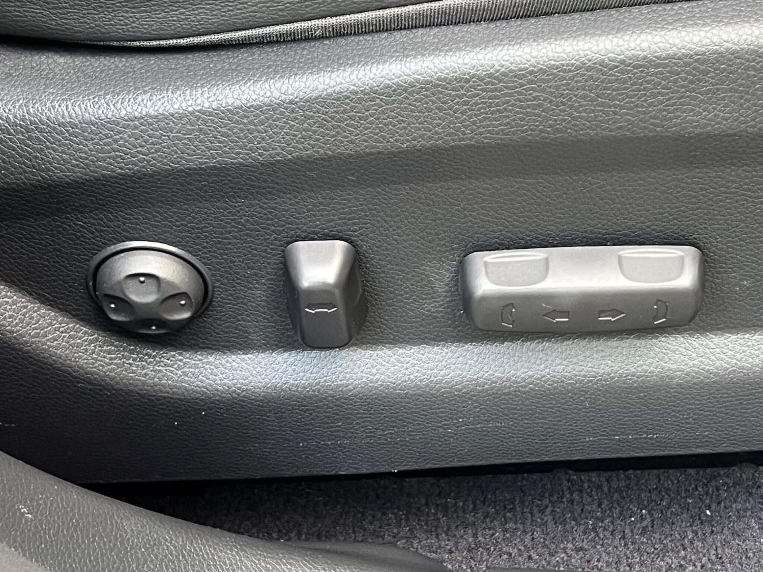 Used Hyundai Santa Fe 2016 for sale - 76953940: Photo 37