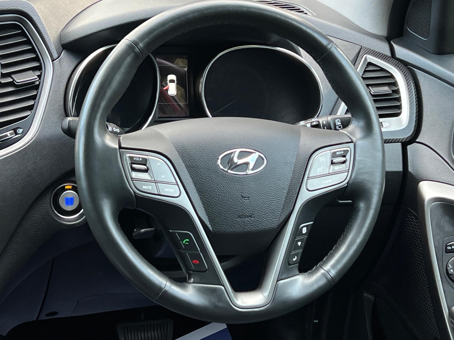 Used Hyundai Santa Fe 2016 for sale - 76953940: Photo 43