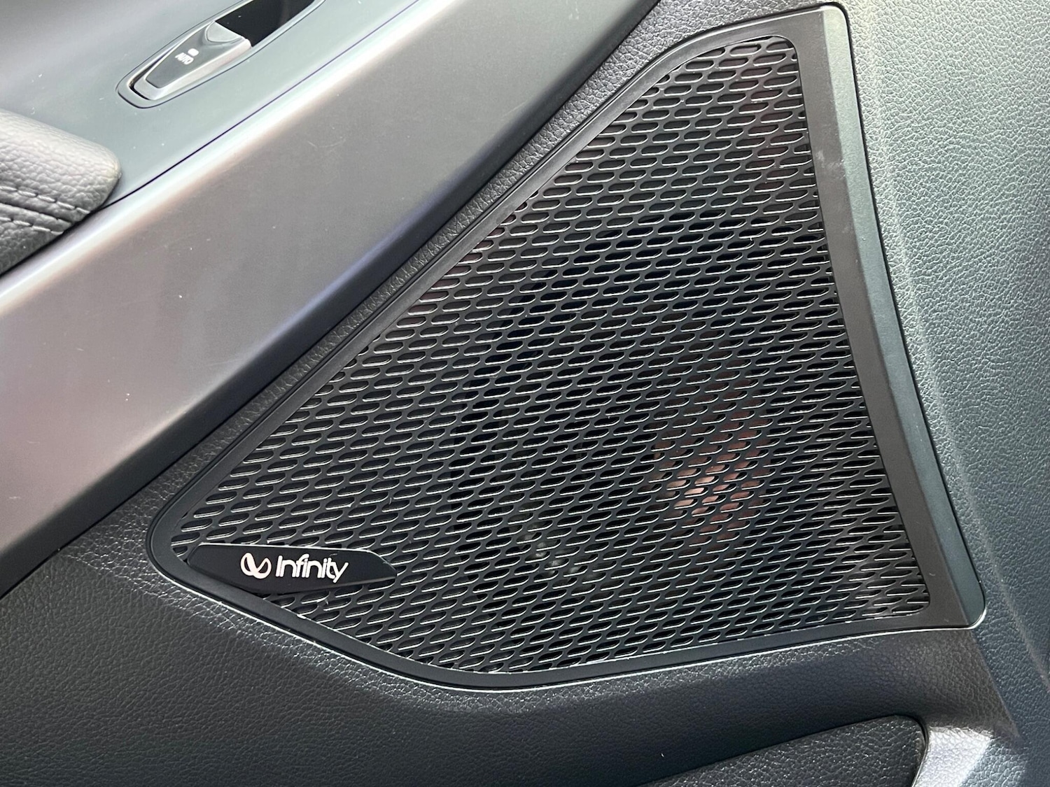 Used Hyundai Santa Fe 2016 for sale - 76953940: Photo 51