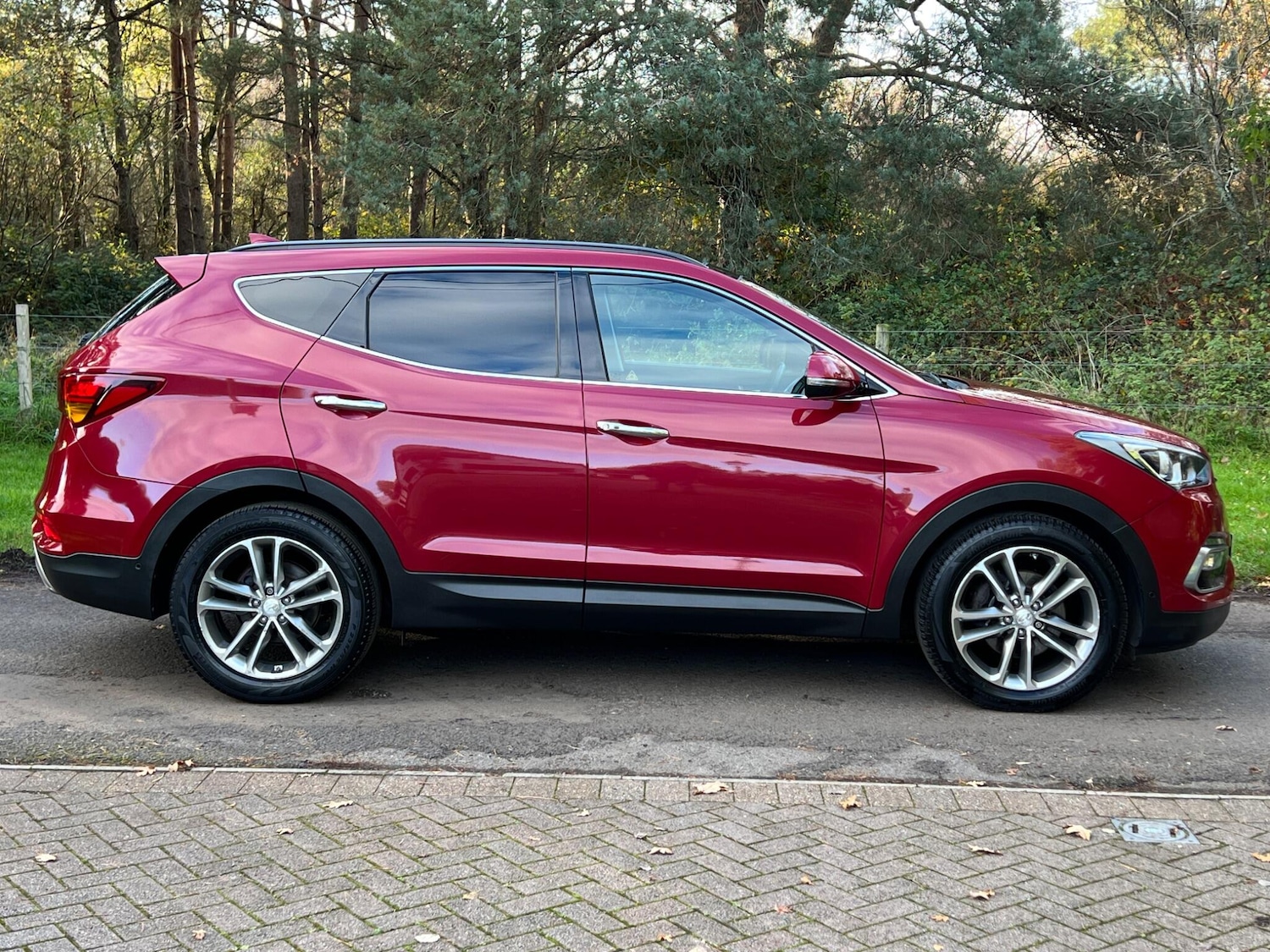 Used Hyundai Santa Fe 2016 for sale - 76953940: Photo 6