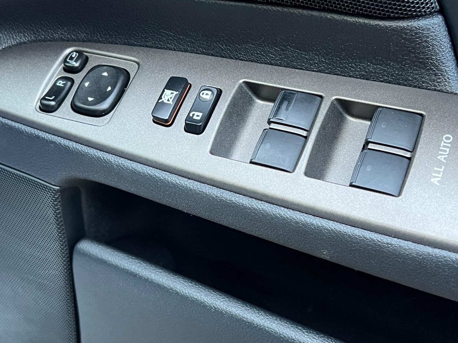 Used Lexus IS 2010 for sale - 76953917: Photo 38