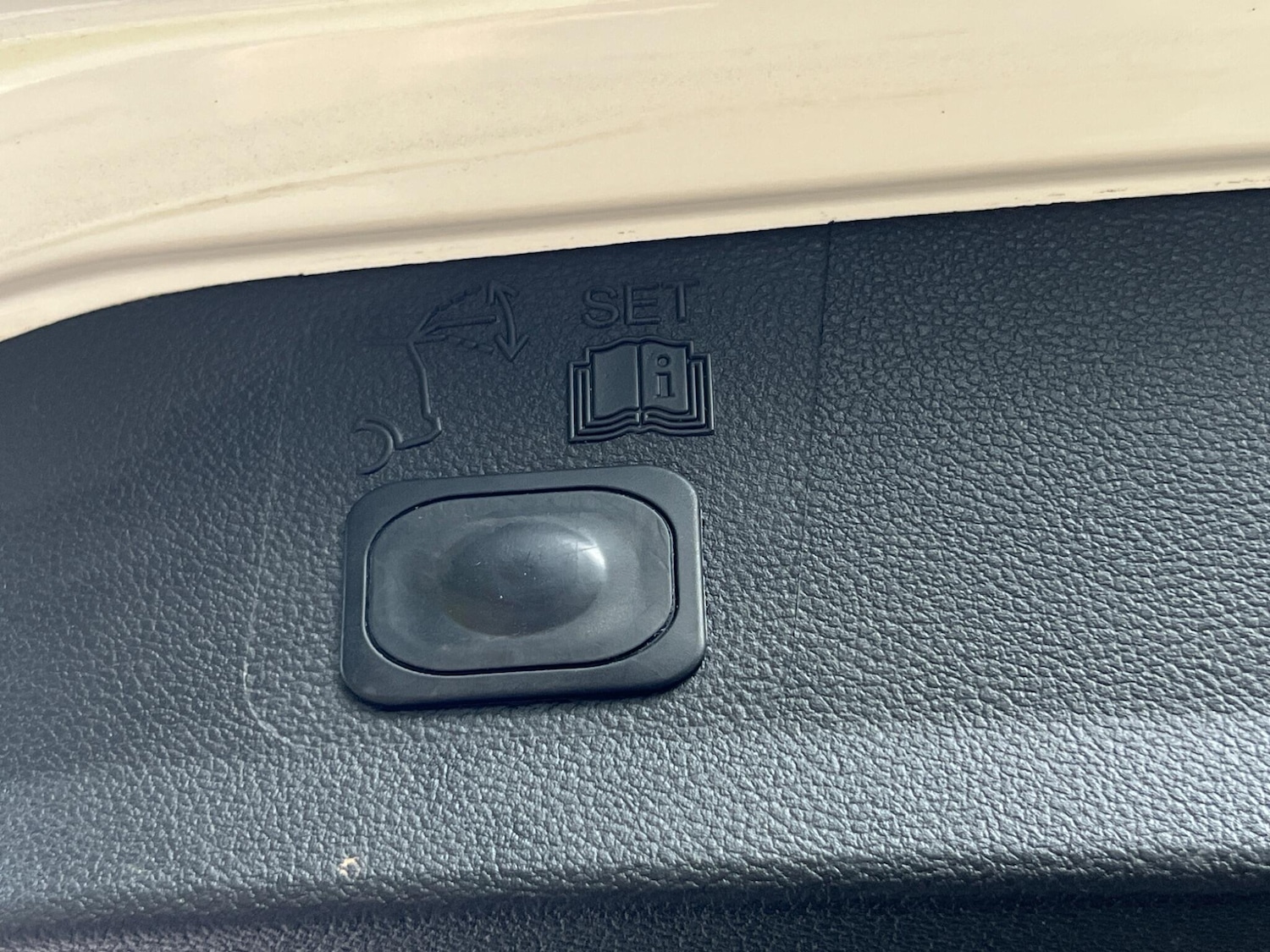 Used Ford Kuga 2014 for sale - 76952443: Photo 57