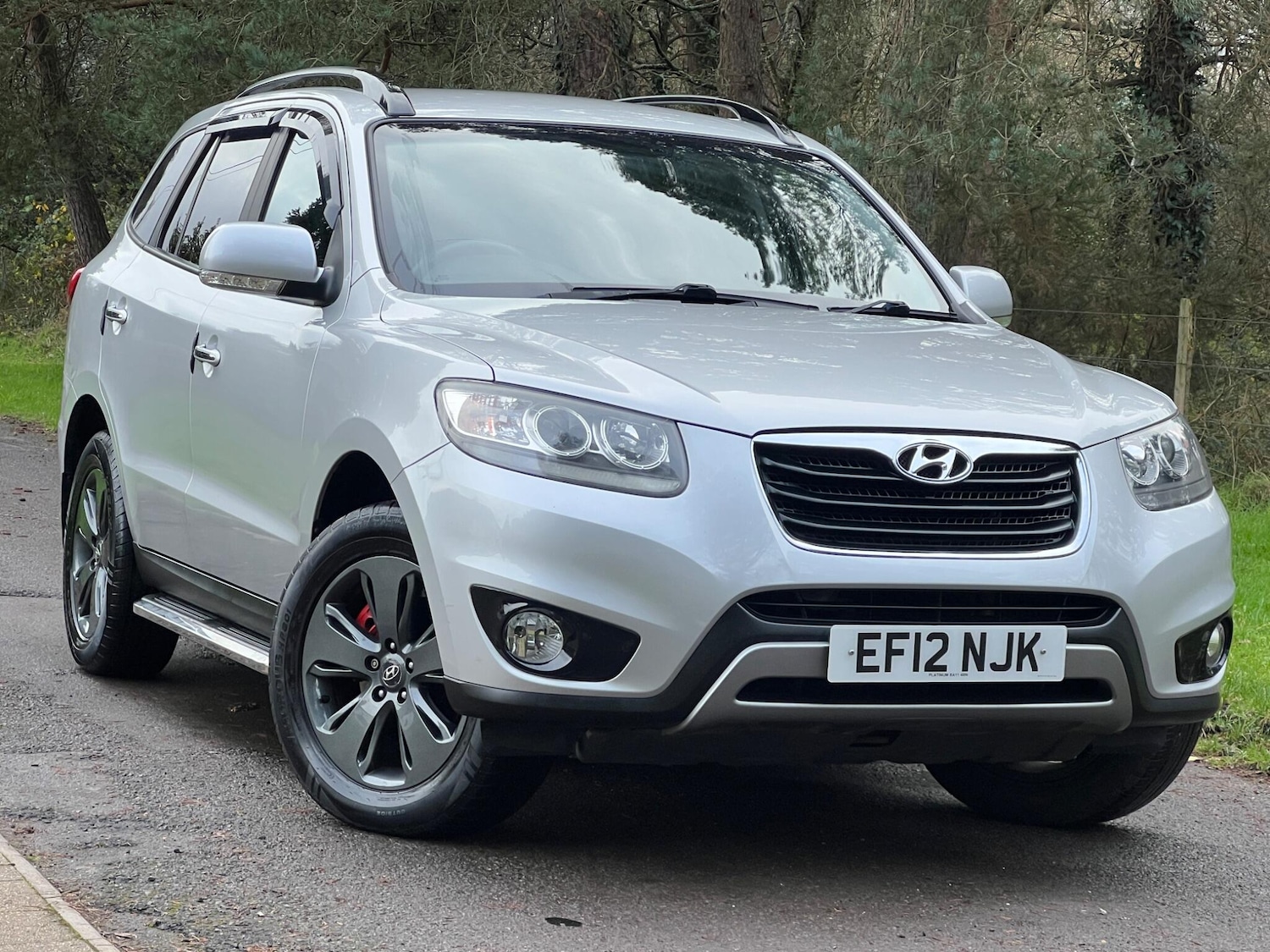 Used Hyundai Santa Fe 2012 for sale - 77020924: Photo 1