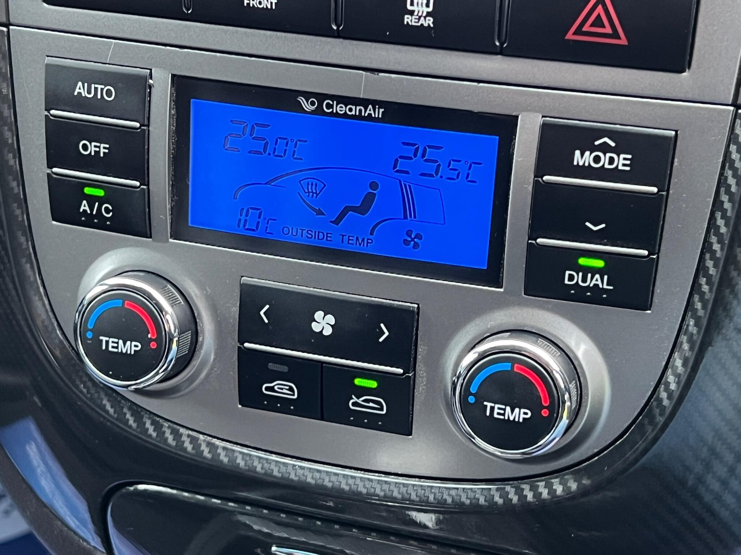 Used Hyundai Santa Fe 2012 for sale - 77020924: Photo 23