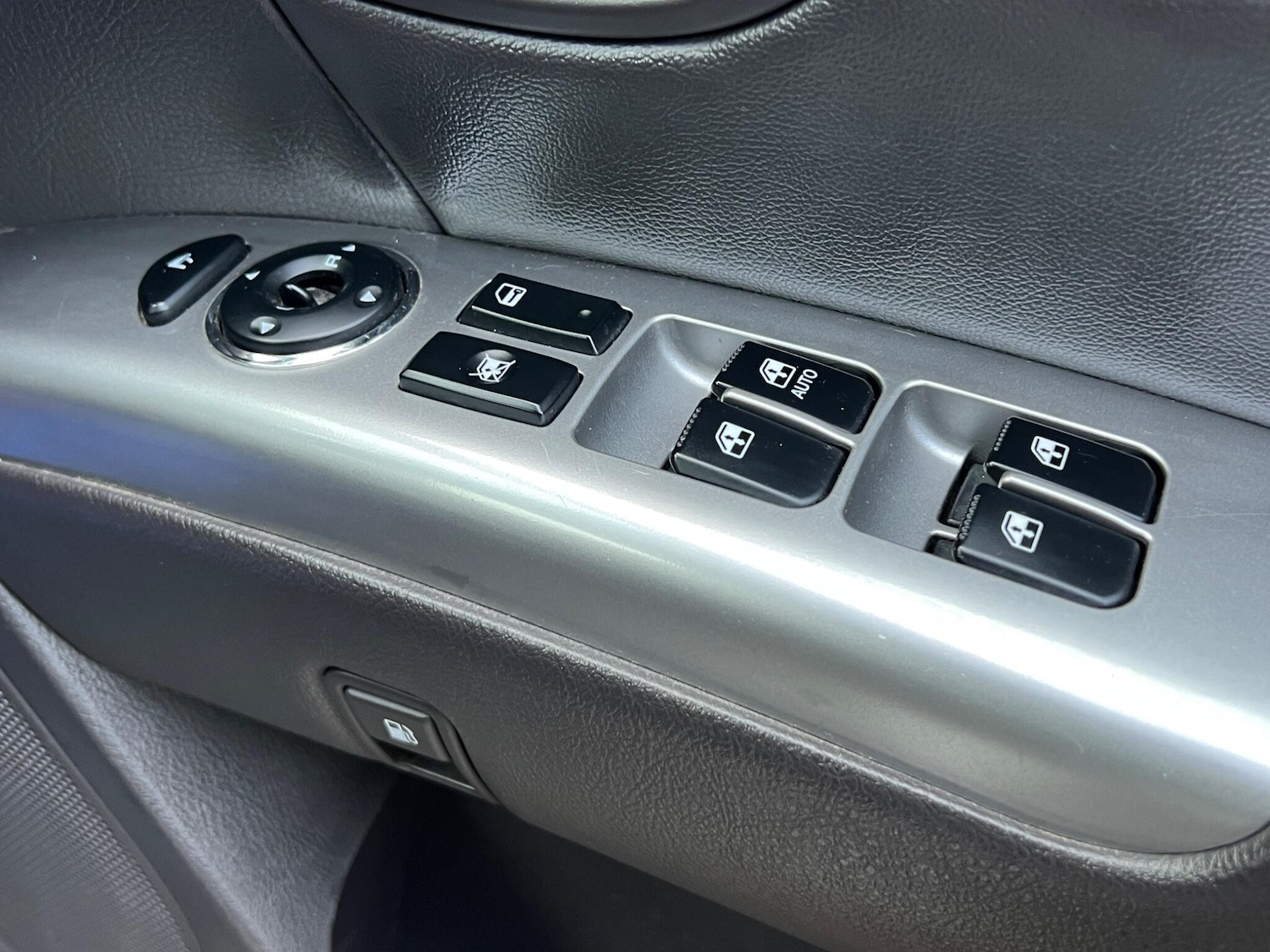 Used Hyundai Santa Fe 2012 for sale - 77020924: Photo 32