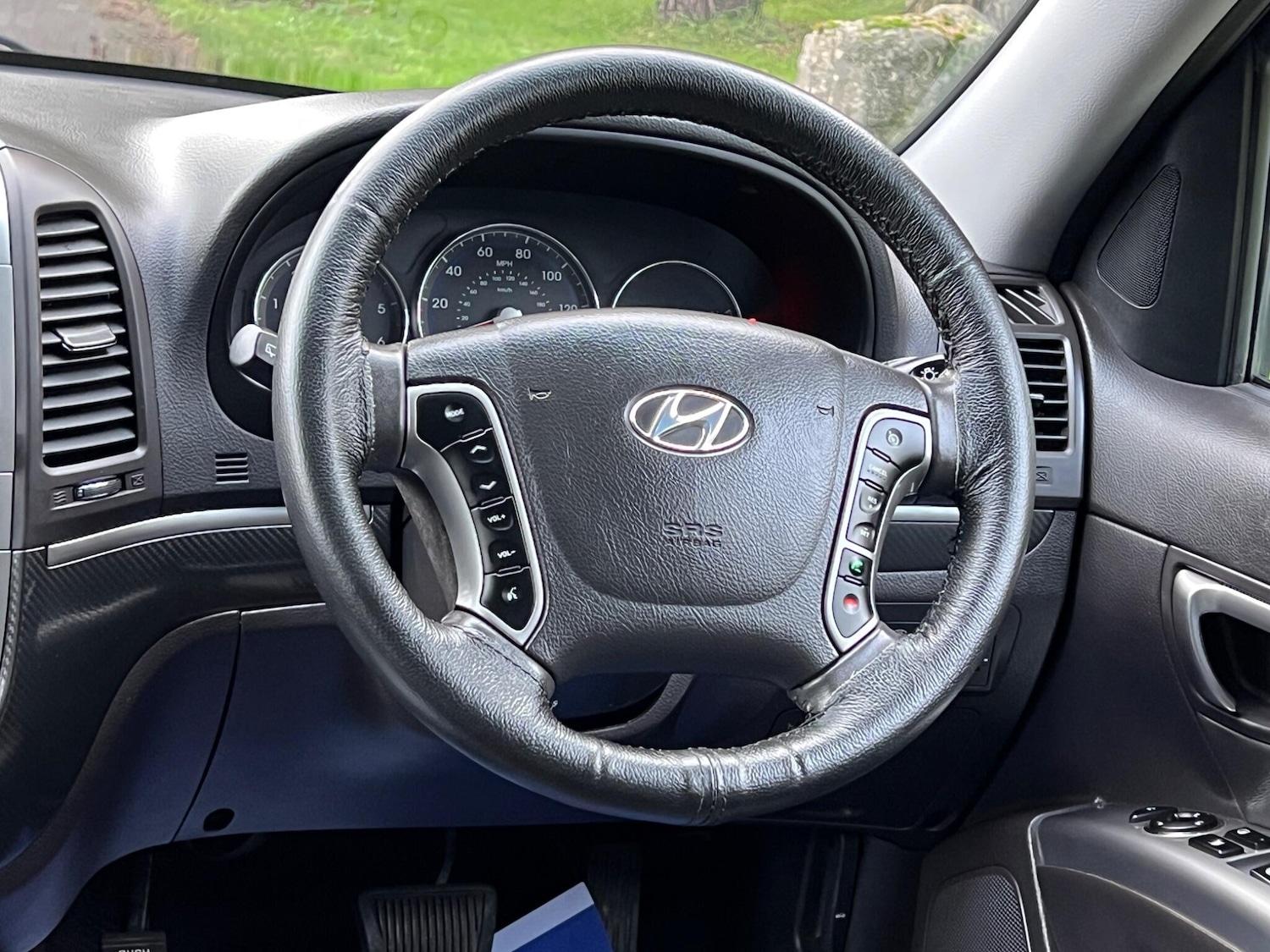 Used Hyundai Santa Fe 2012 for sale - 77020924: Photo 37