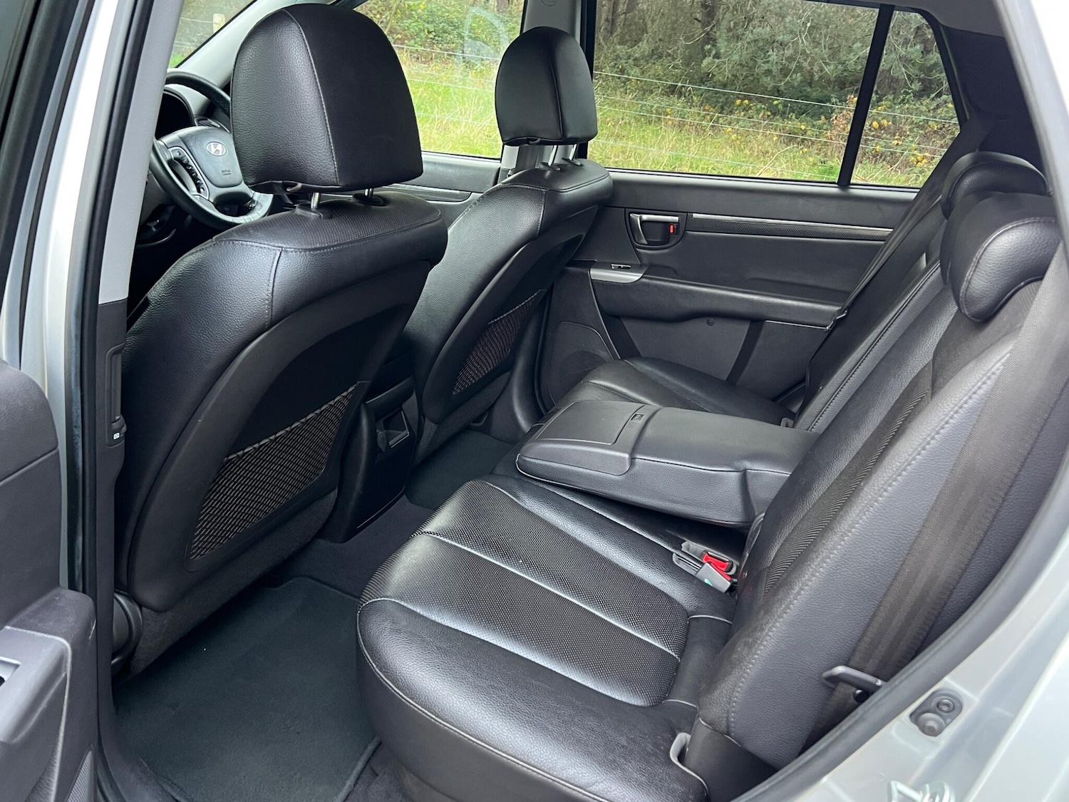 Used Hyundai Santa Fe 2012 for sale - 77020924: Photo 43