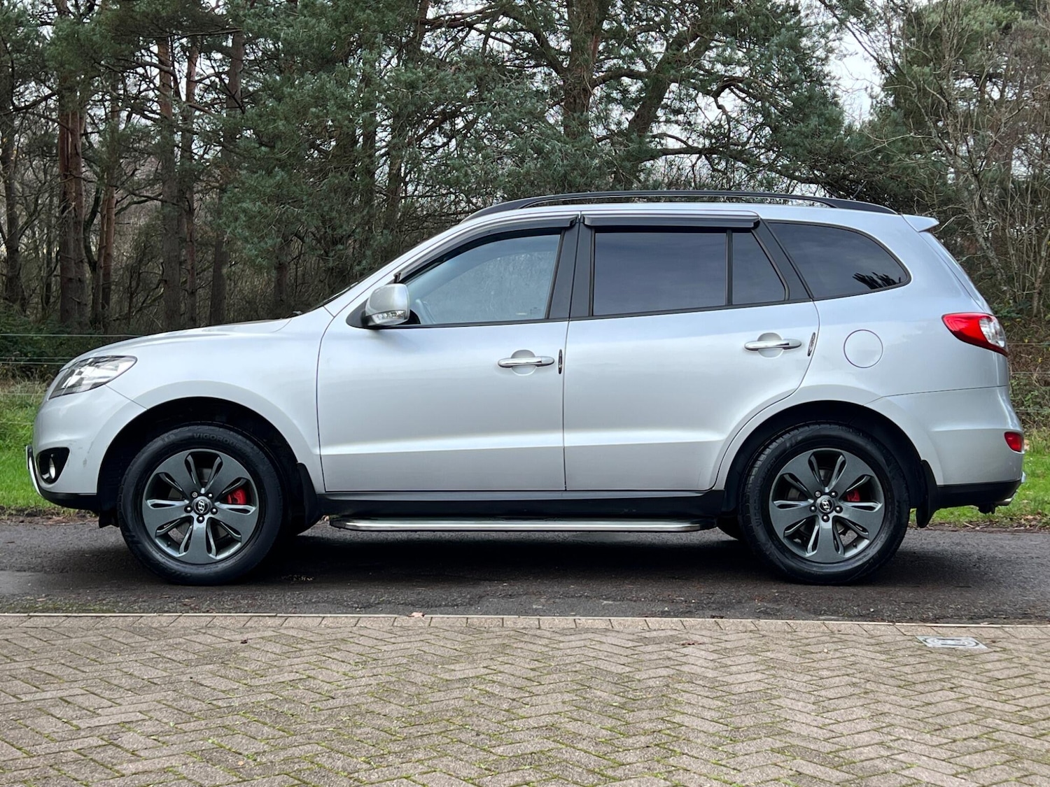 Used Hyundai Santa Fe 2012 for sale - 77020924: Photo 50