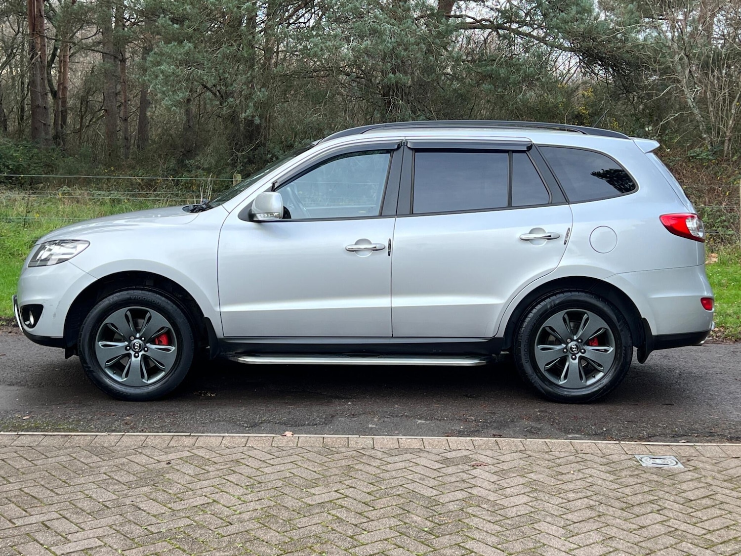 Used Hyundai Santa Fe 2012 for sale - 77020924: Photo 51