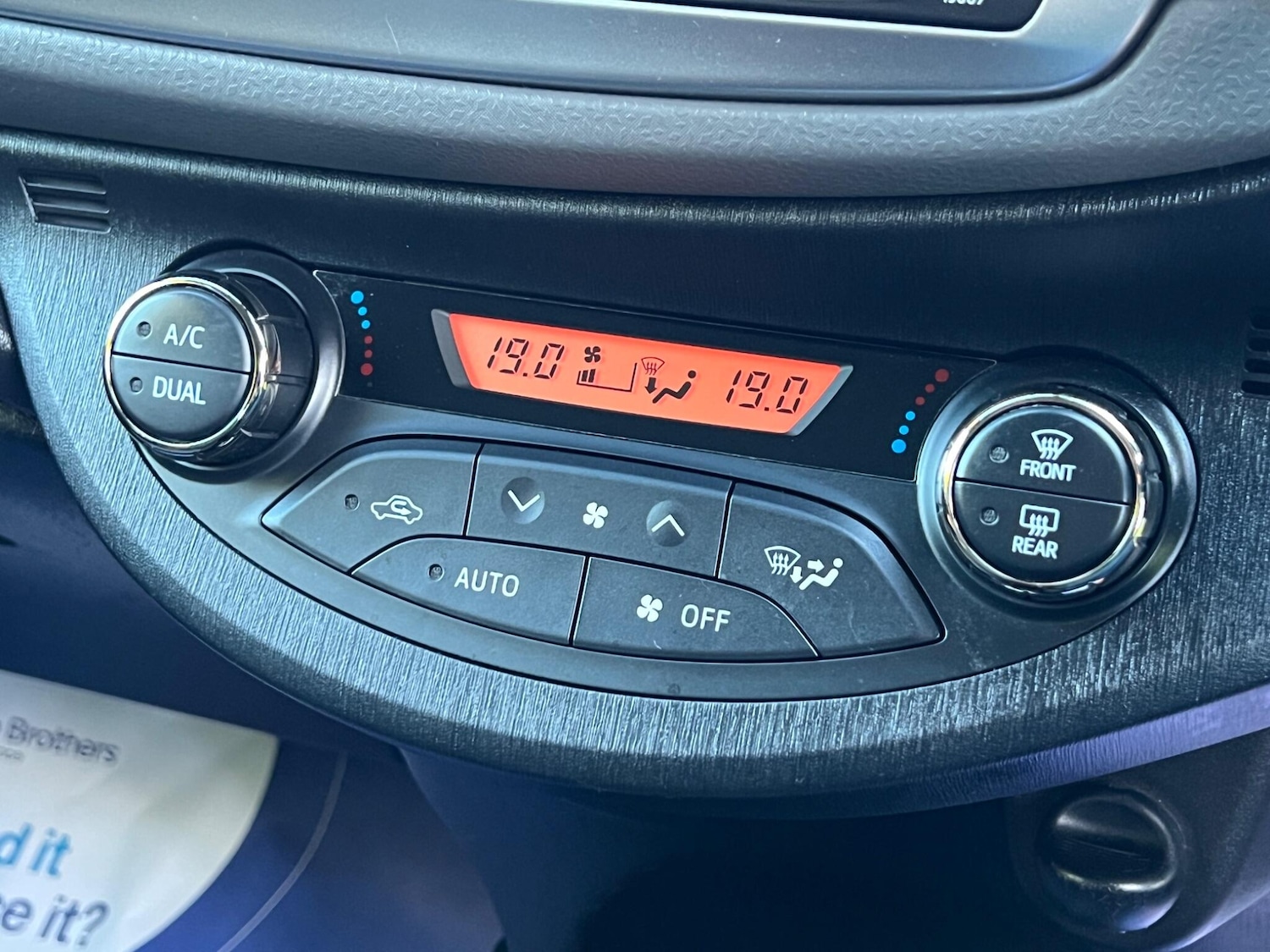 Used Toyota Yaris 2014 for sale - 77892318: Photo 25