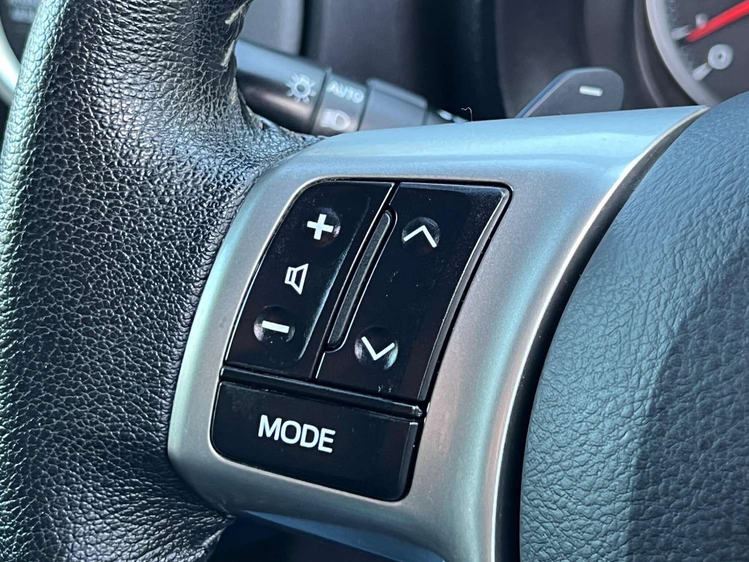 Used Toyota Yaris 2014 for sale - 77892318: Photo 28