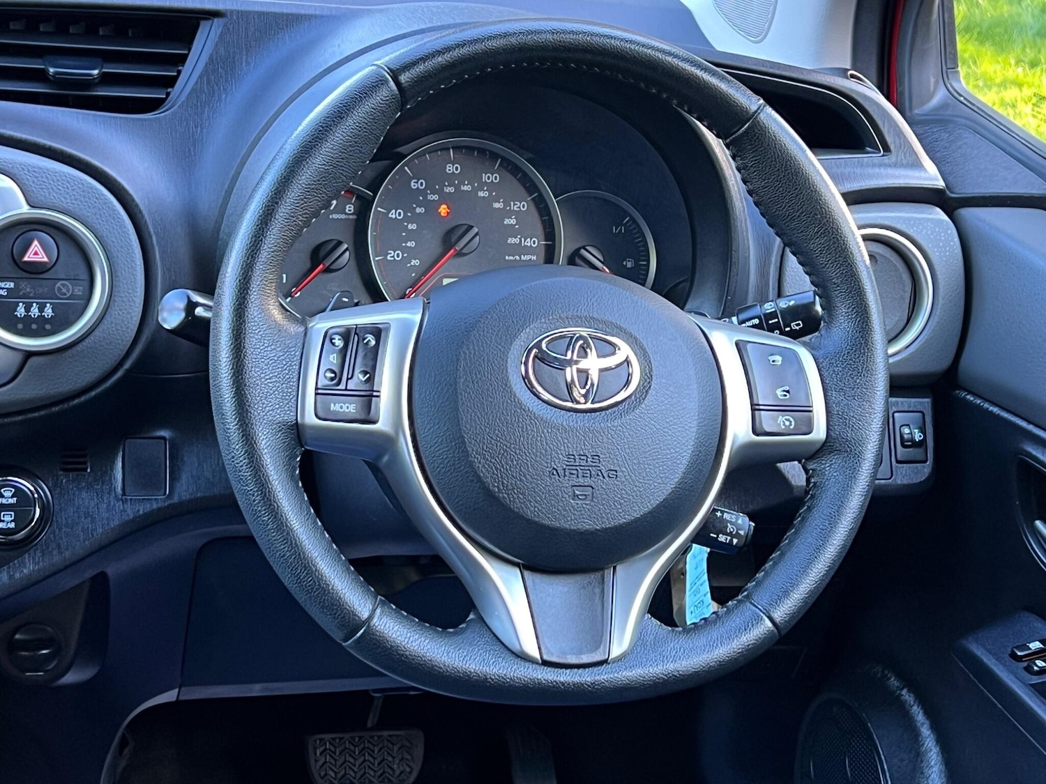 Used Toyota Yaris 2014 for sale - 77892318: Photo 40
