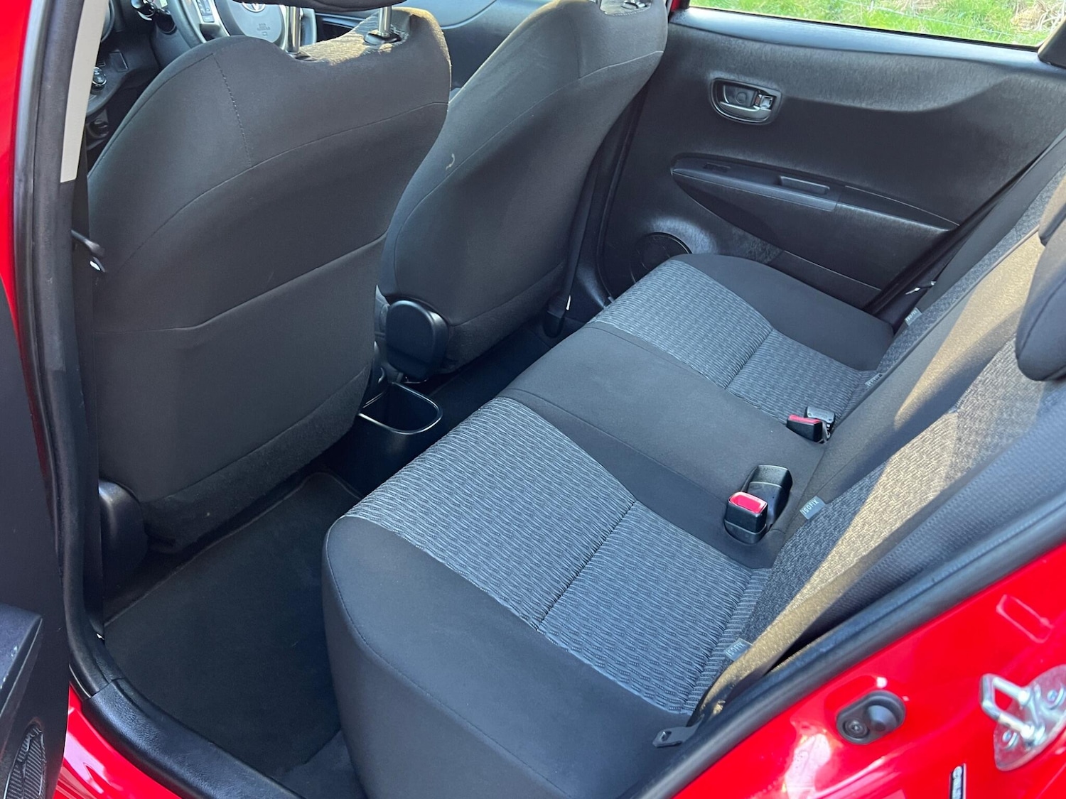 Used Toyota Yaris 2014 for sale - 77892318: Photo 45