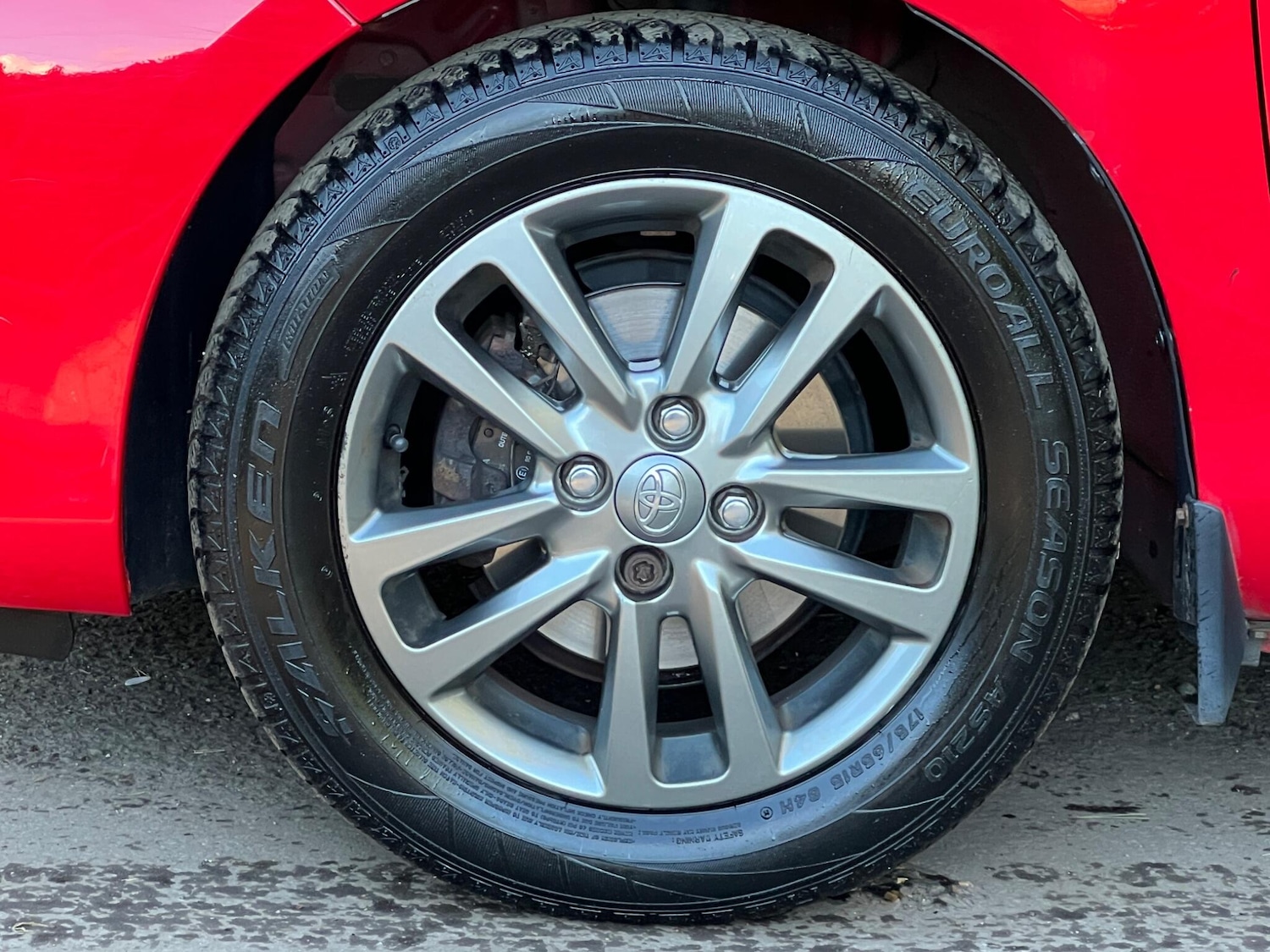 Used Toyota Yaris 2014 for sale - 77892318: Photo 8