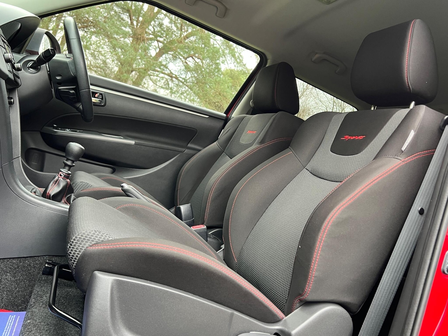 Used Suzuki Swift 2012 for sale - 77330791: Photo 2