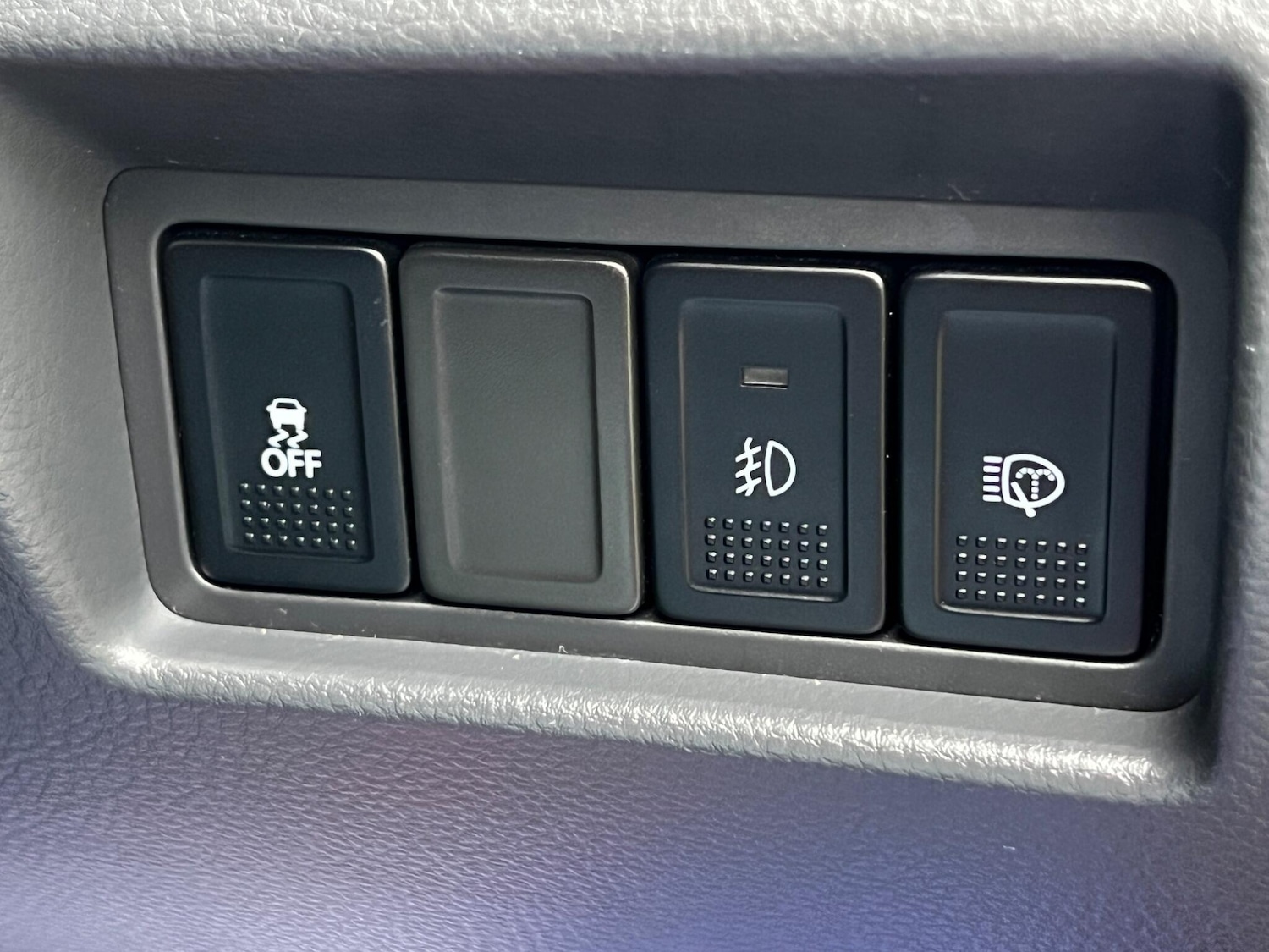 Used Suzuki Swift 2012 for sale - 77330791: Photo 28