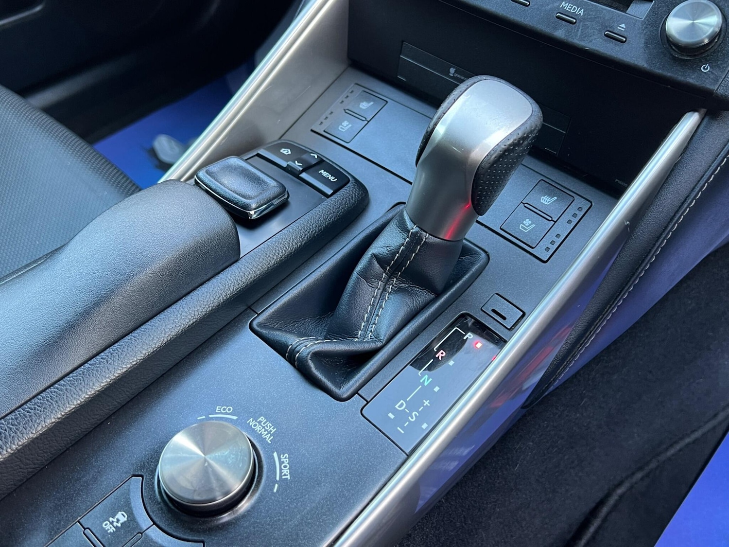 Used Lexus IS 2015 for sale - 78058625: Photo 3