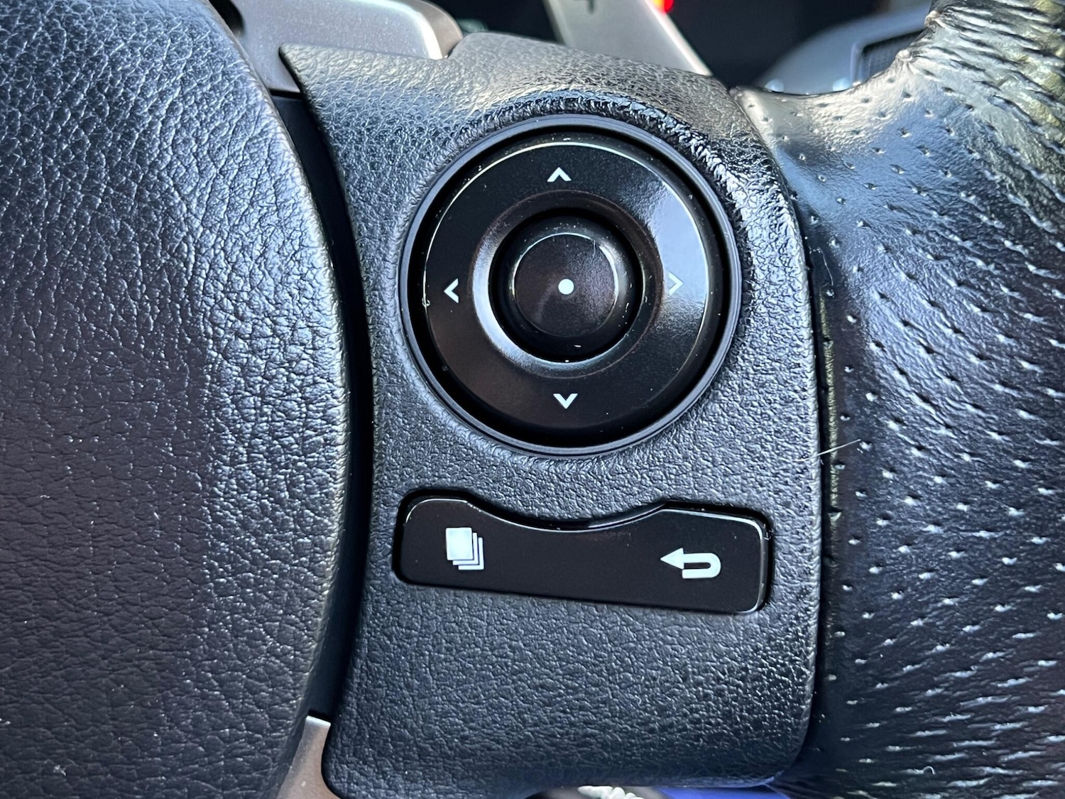 Used Lexus IS 2015 for sale - 78058625: Photo 38