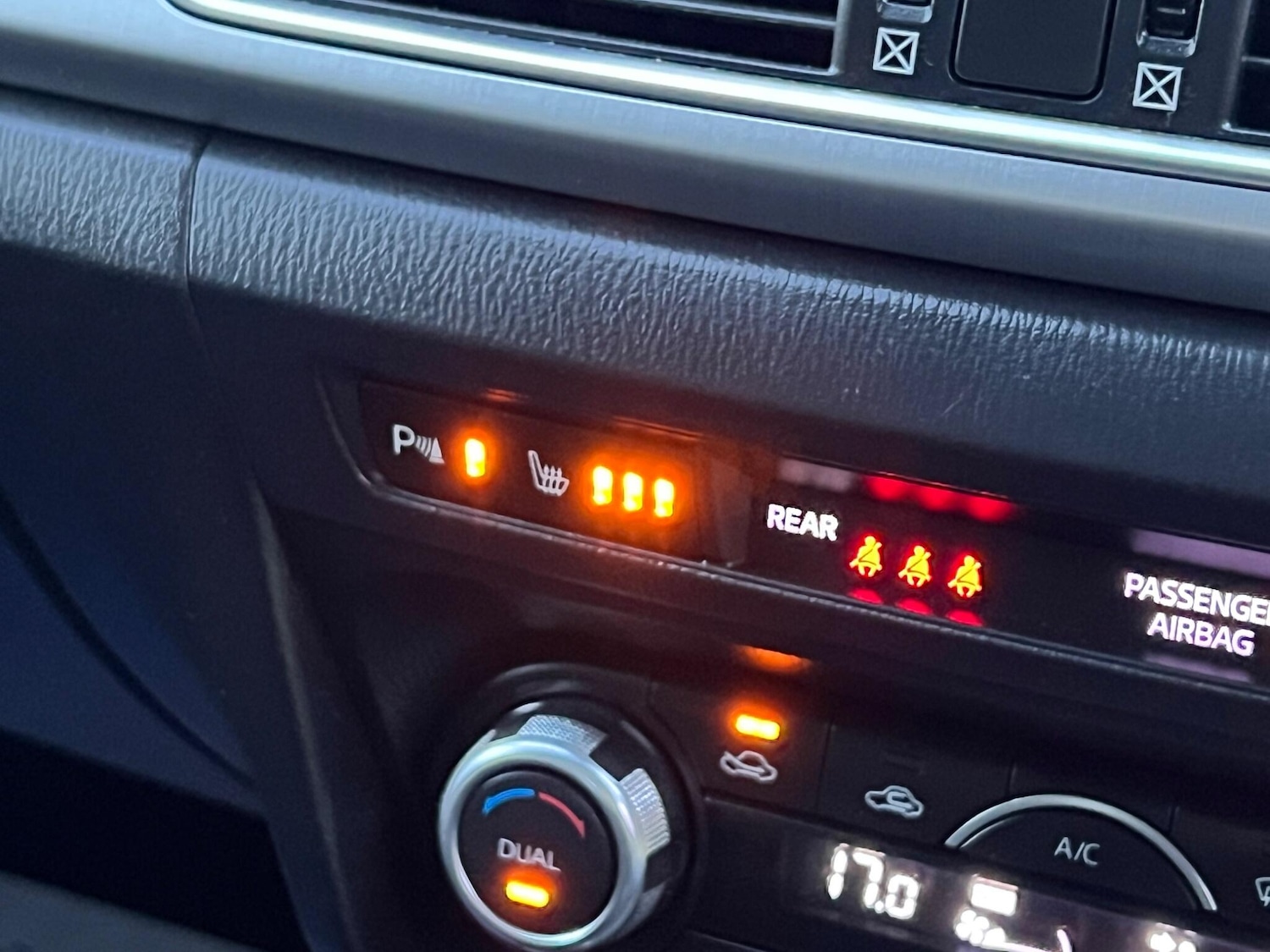 Used Mazda Mazda3 2015 for sale - 76953935: Photo 3